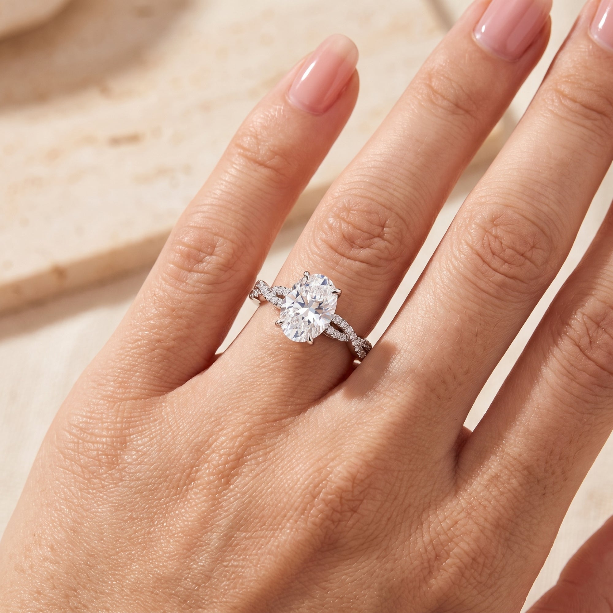 La bague torsadée Infinity