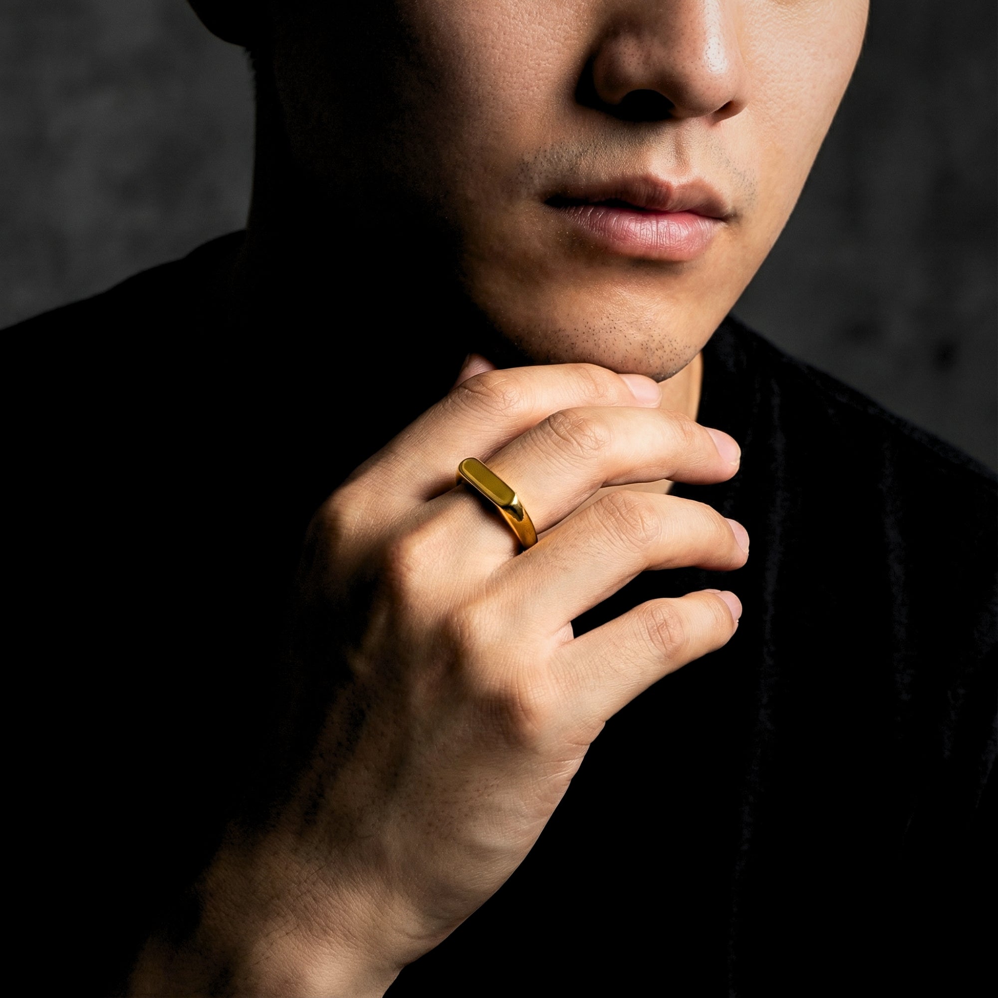 The Pillar Signet Ring - Gold