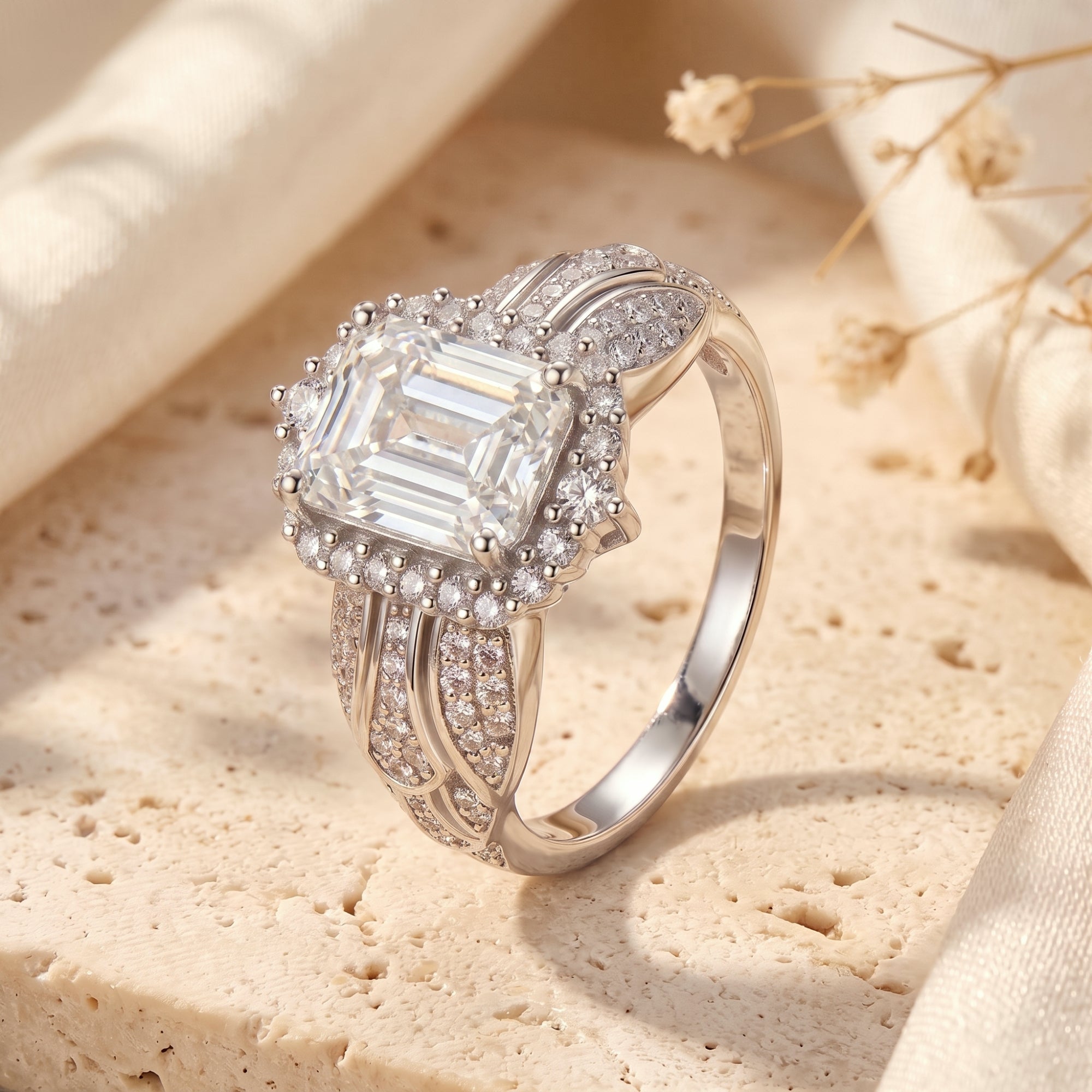 Der Elysian-Smaragd-Halo-Ring
