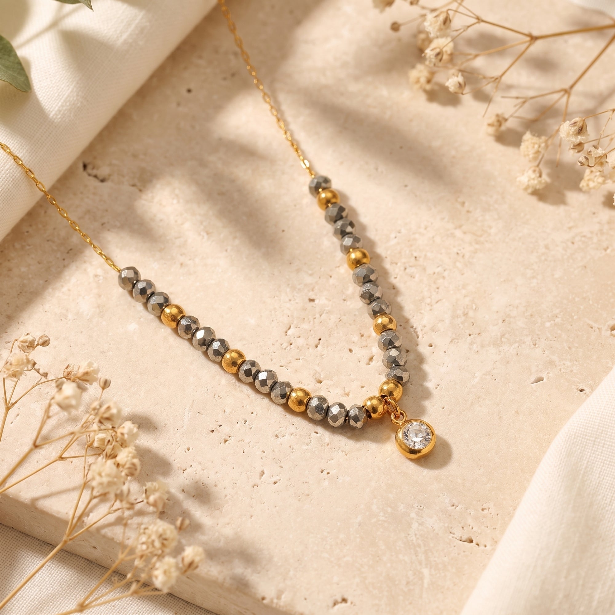 Le collier de perles Solis