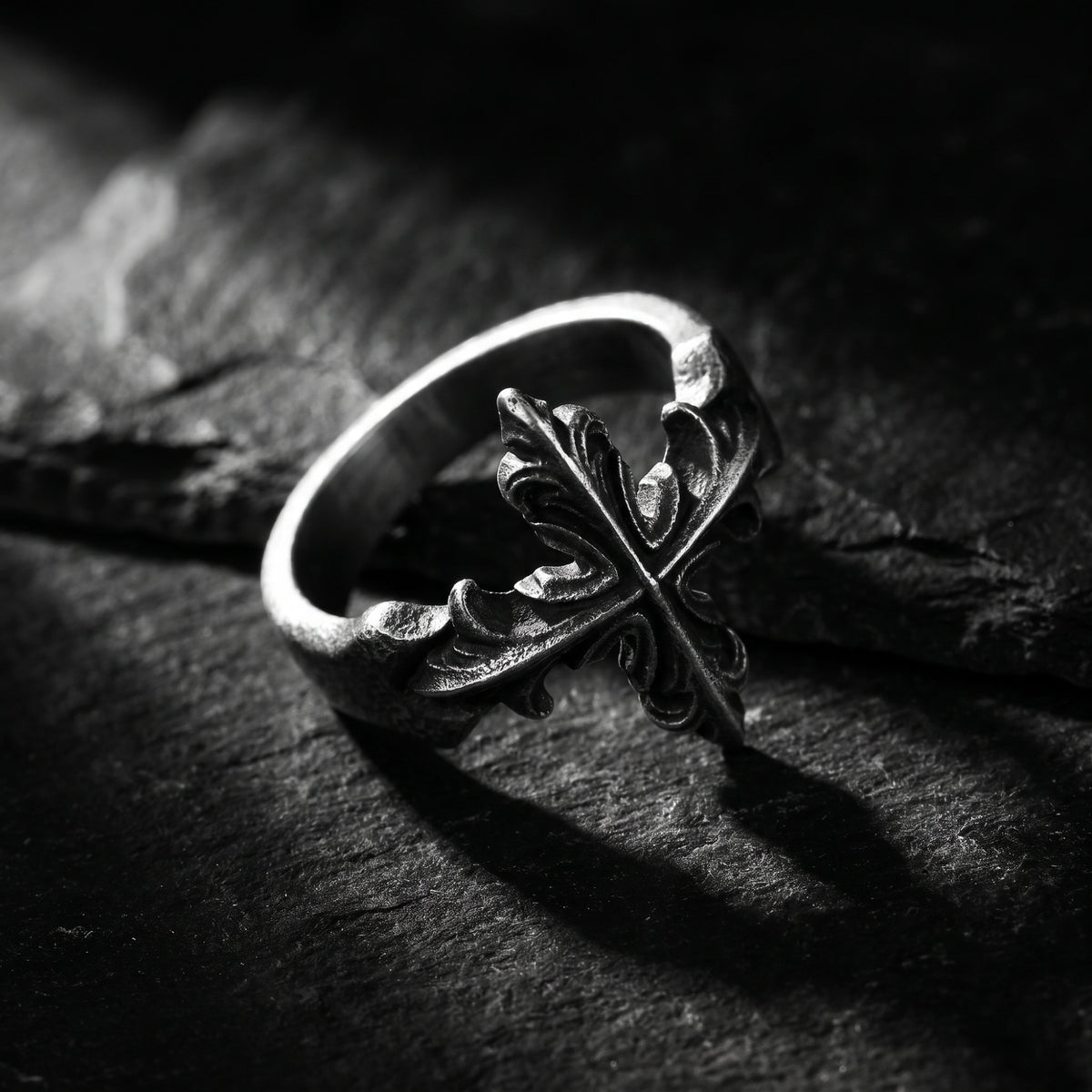 De Sovereign Cross open ring