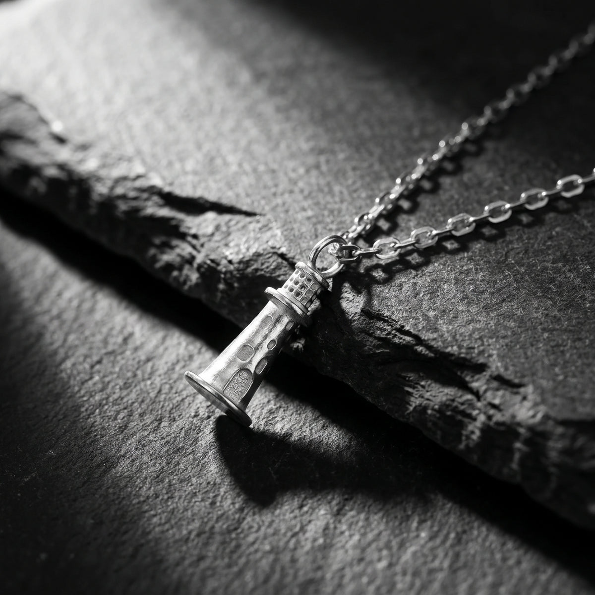 Le collier pendentif Lighthouse