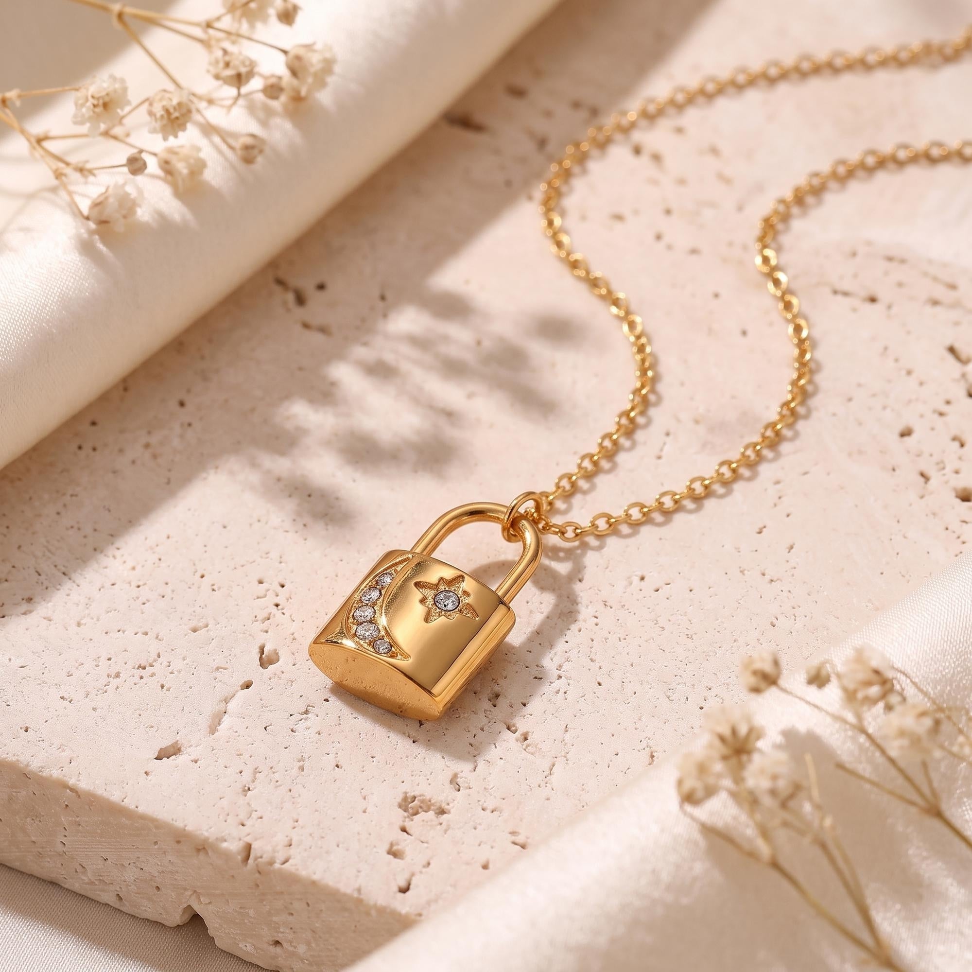 The Selenia Necklace
