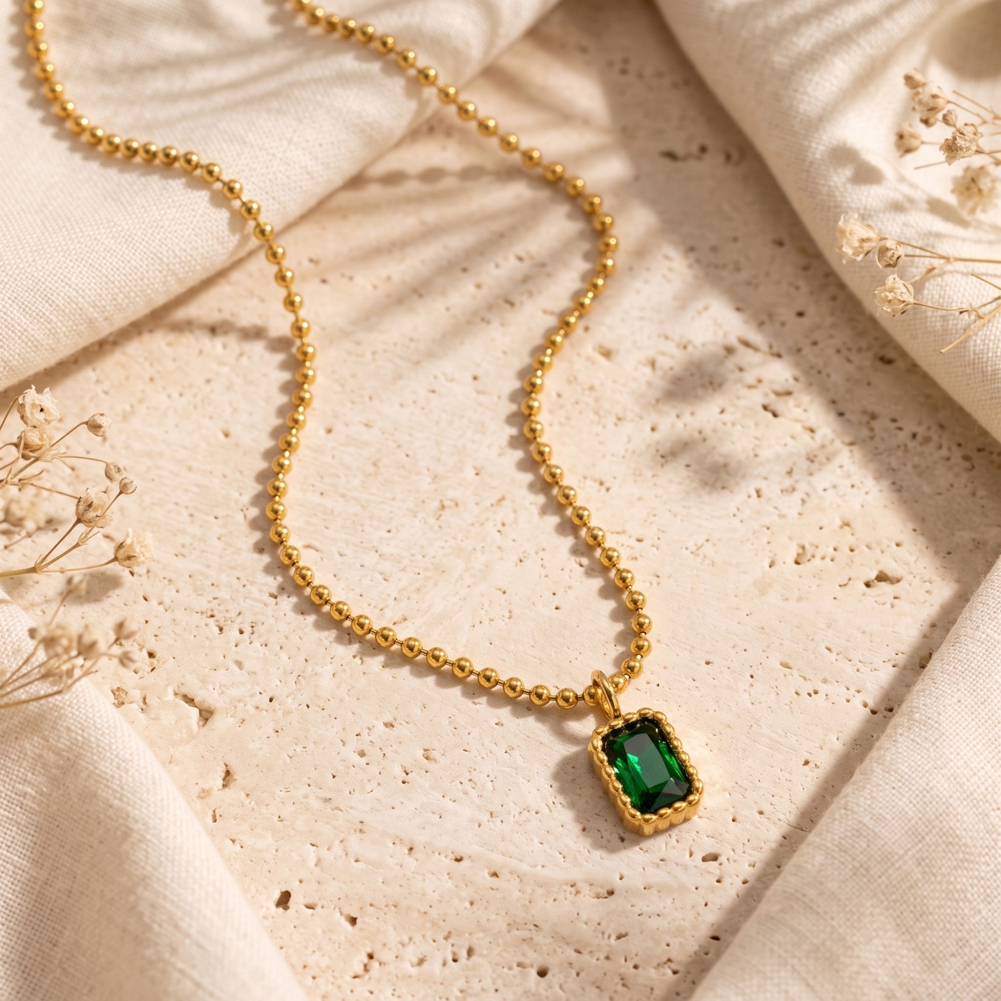 The Emerald Beaded Pendant Necklace