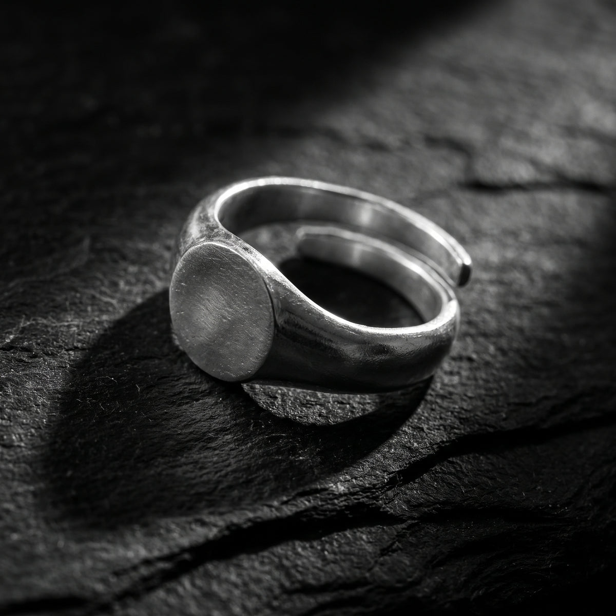 Der Apex-Ring mit offenem Band