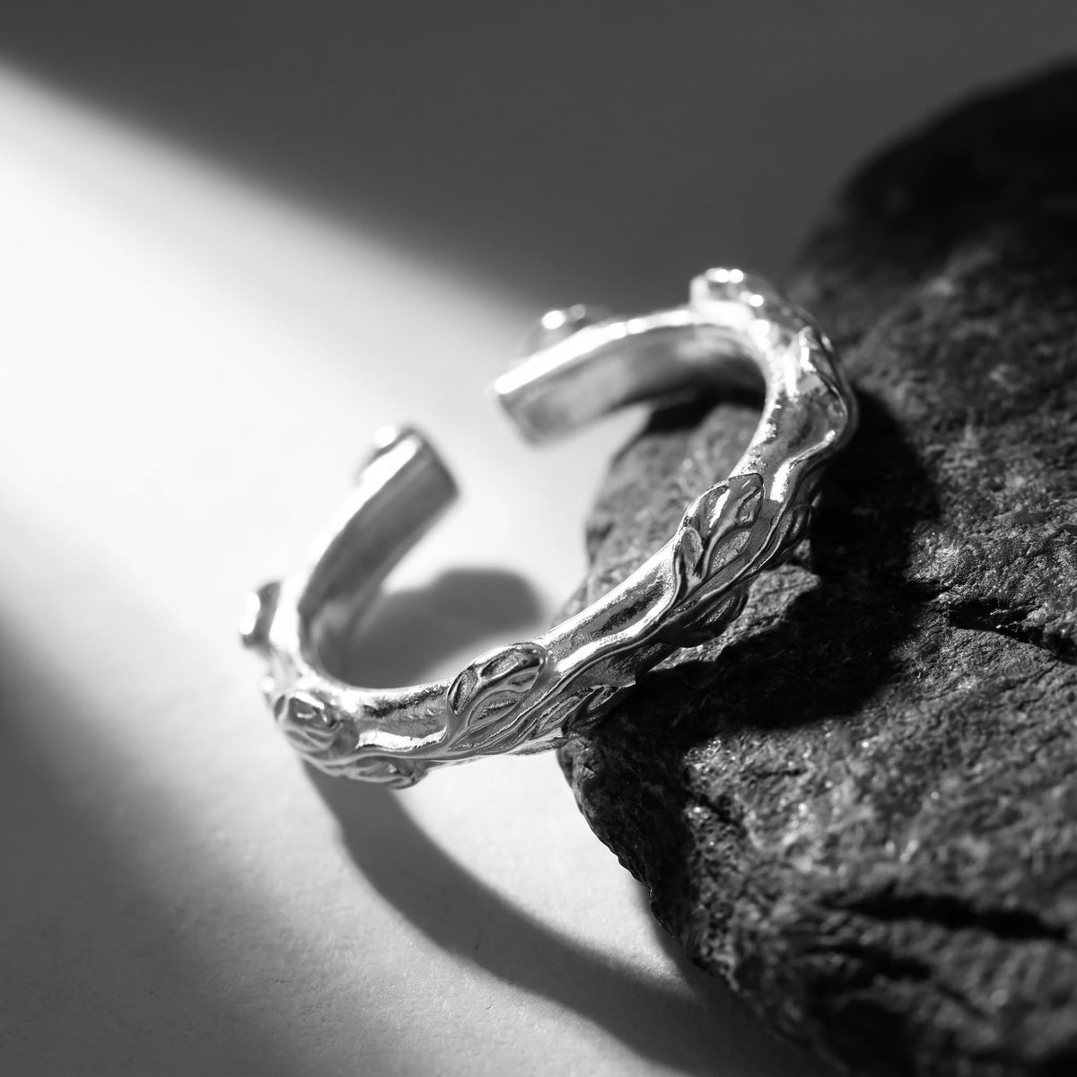 De Laurel-open ring