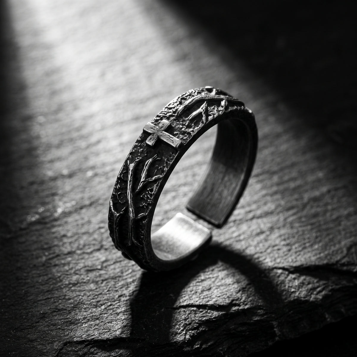 Anillo de cruz Sanctuary