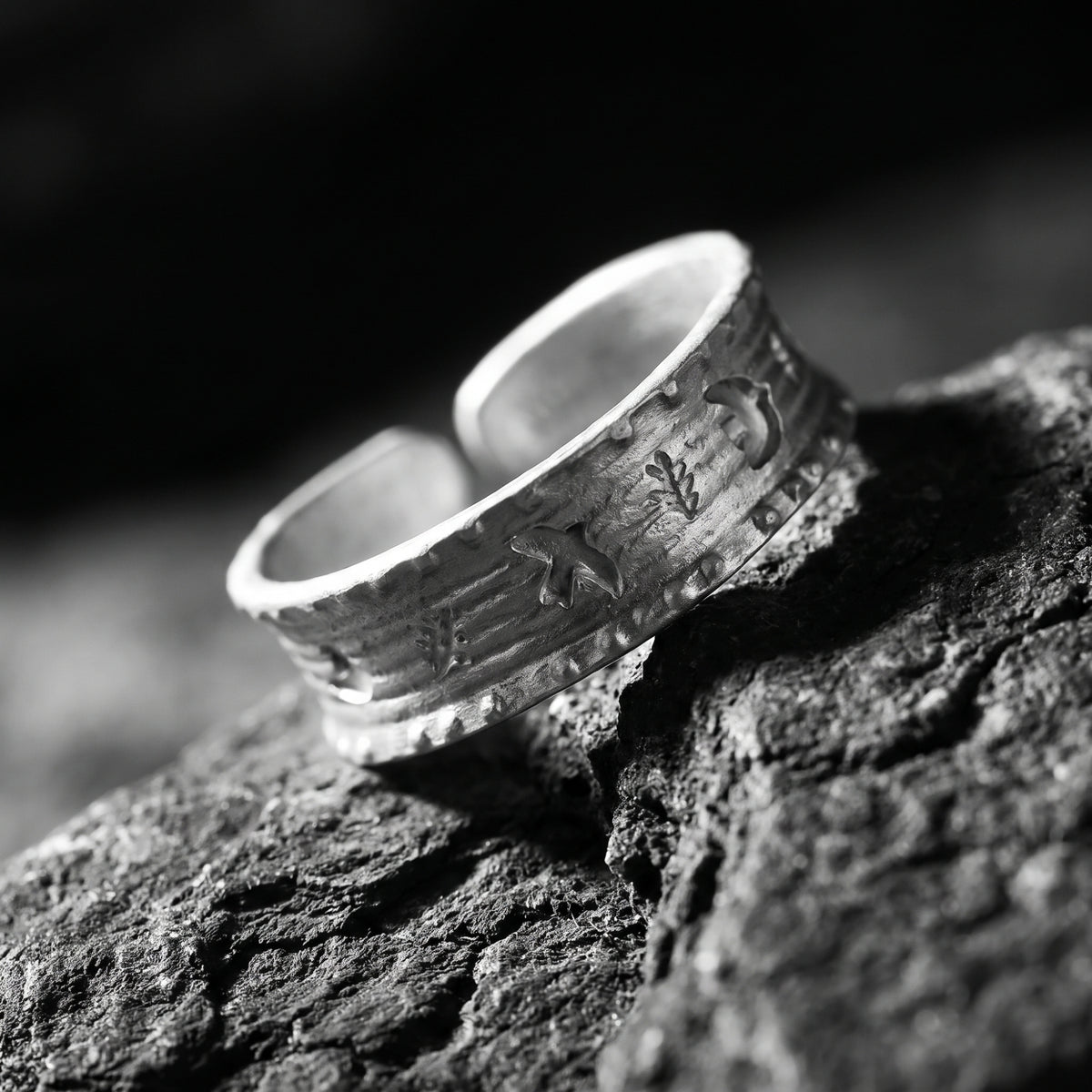 Der Archetype-Ring mit offenem Band
