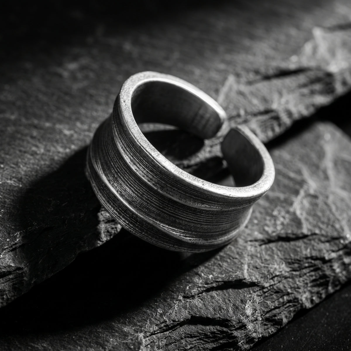 Bague à relief concave