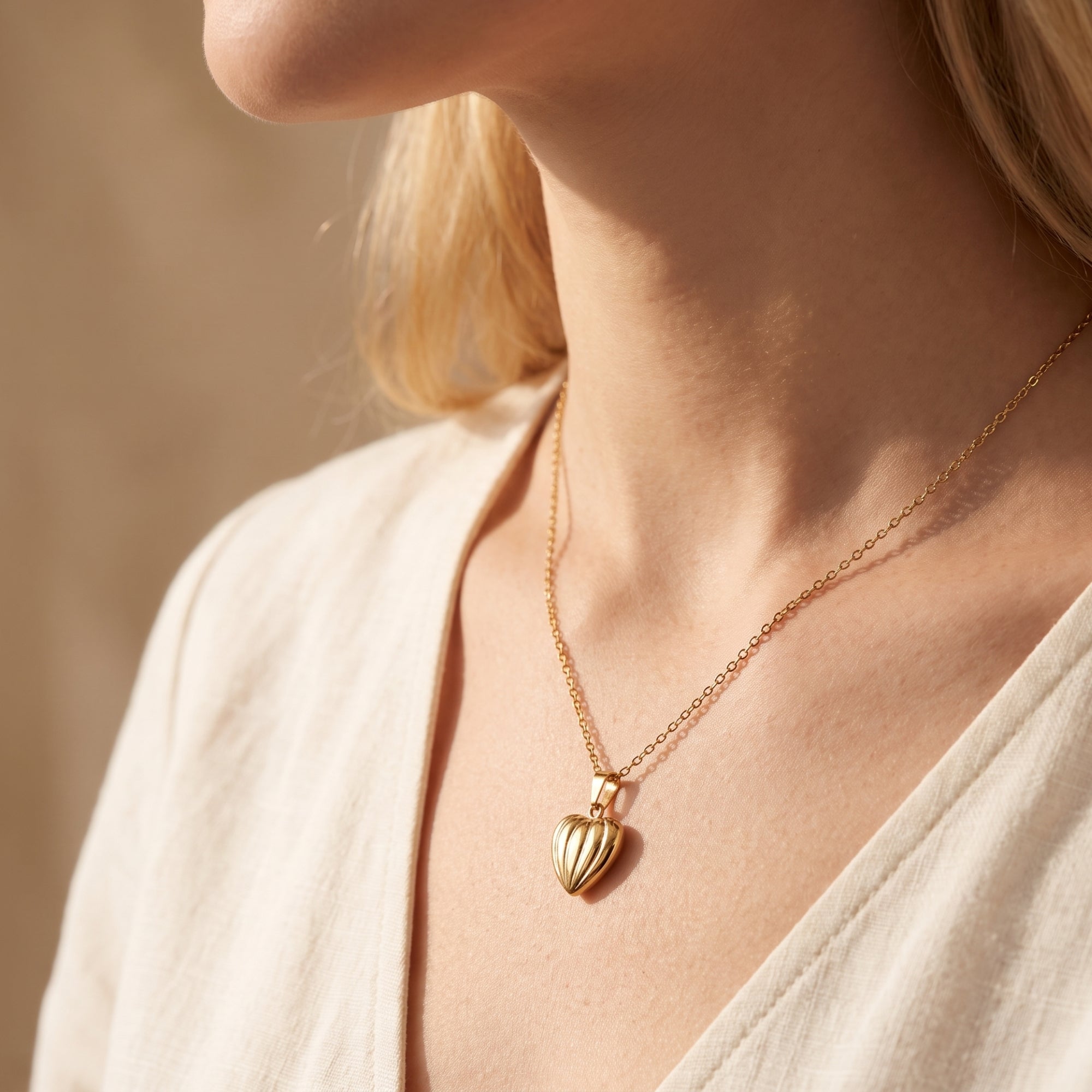 The Ribbed Heart Necklace