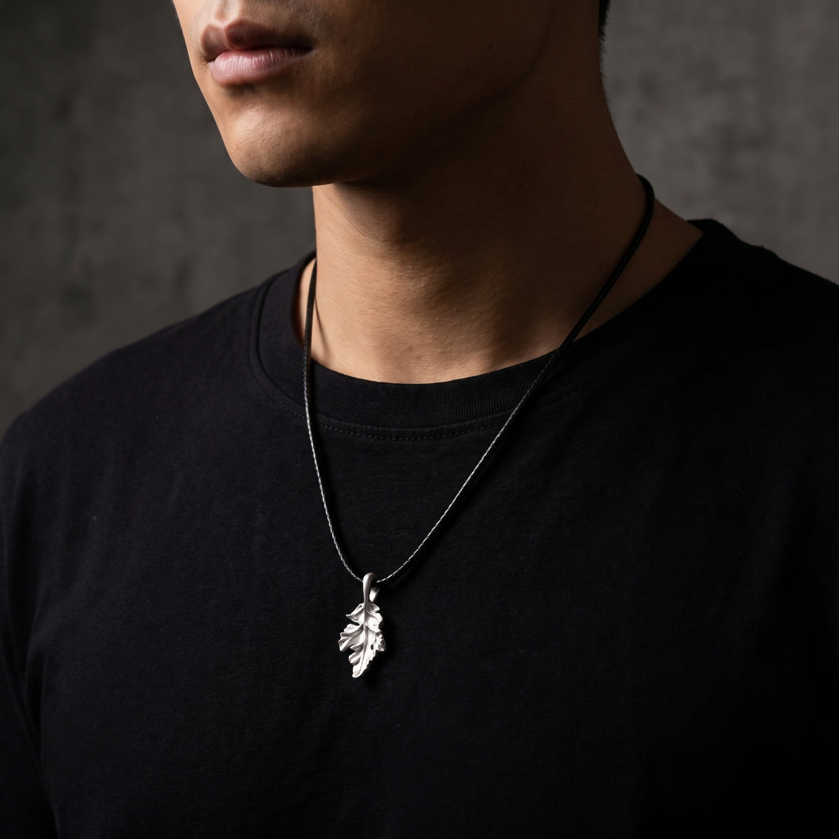 De eikenblad-hangerketting