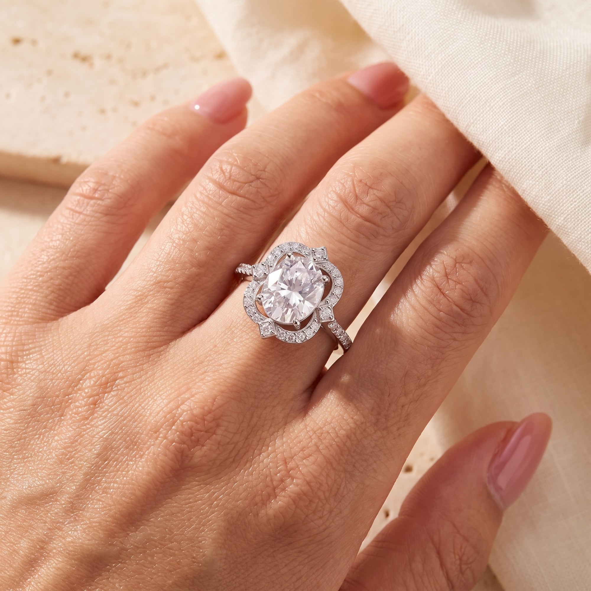 The Juliette Scalloped Halo Ring