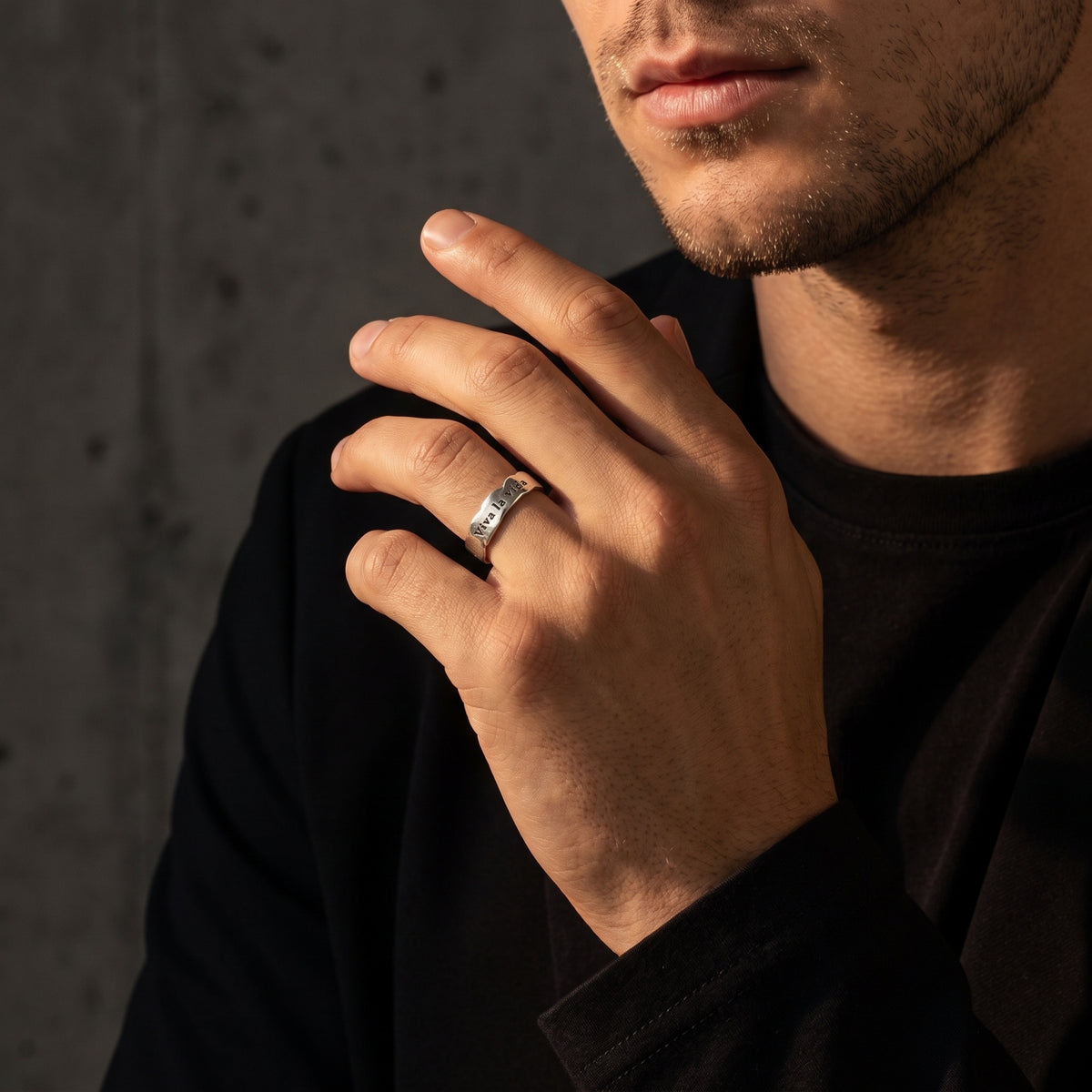 Der Viva-Ring mit Inschrift