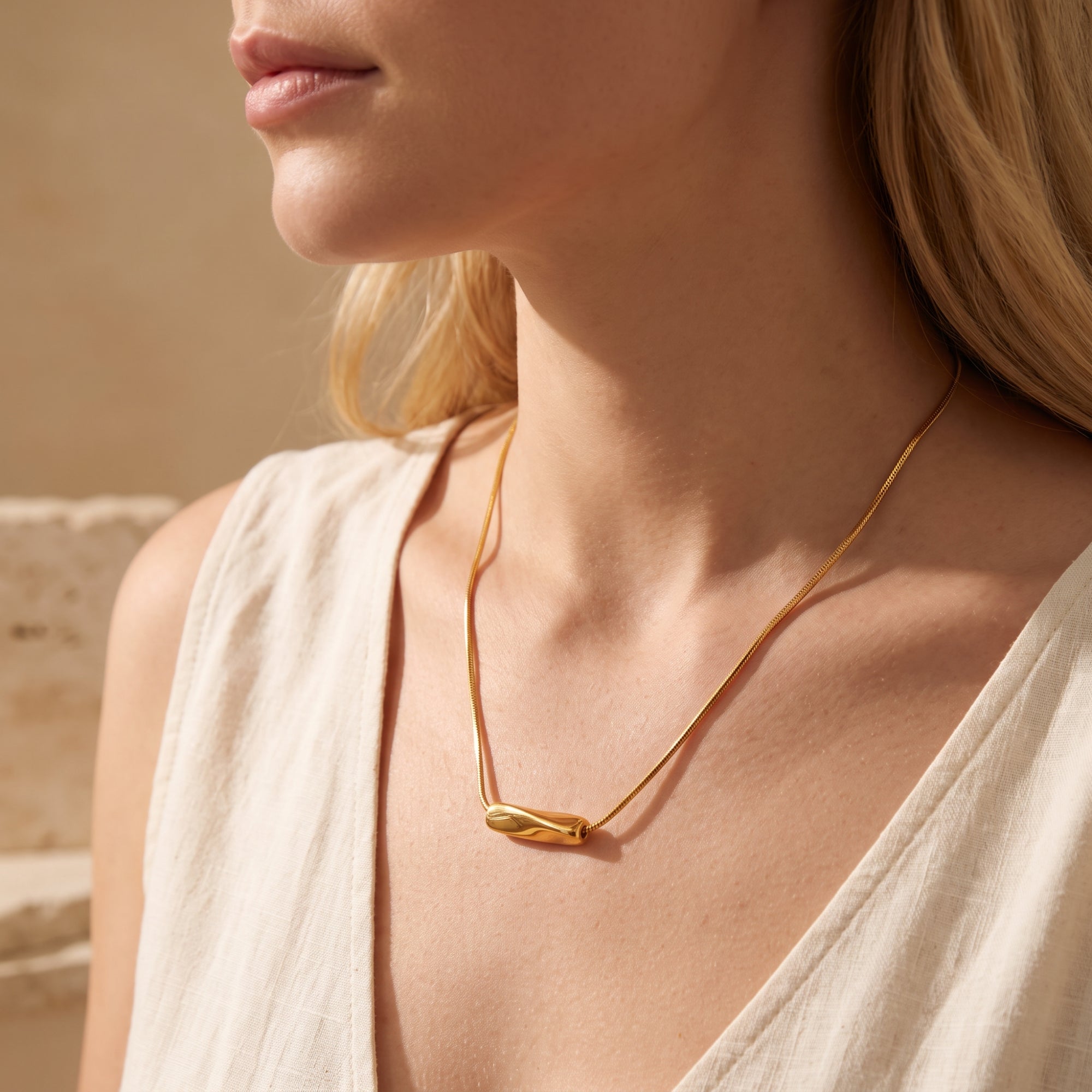 The Aurelia Wave Necklace