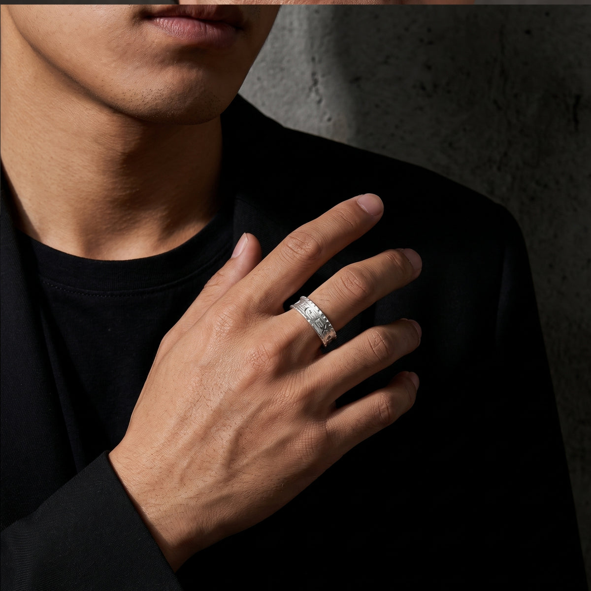 Der Archetype-Ring mit offenem Band