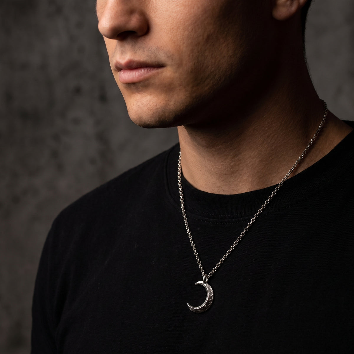 De Cratered Moon-ketting