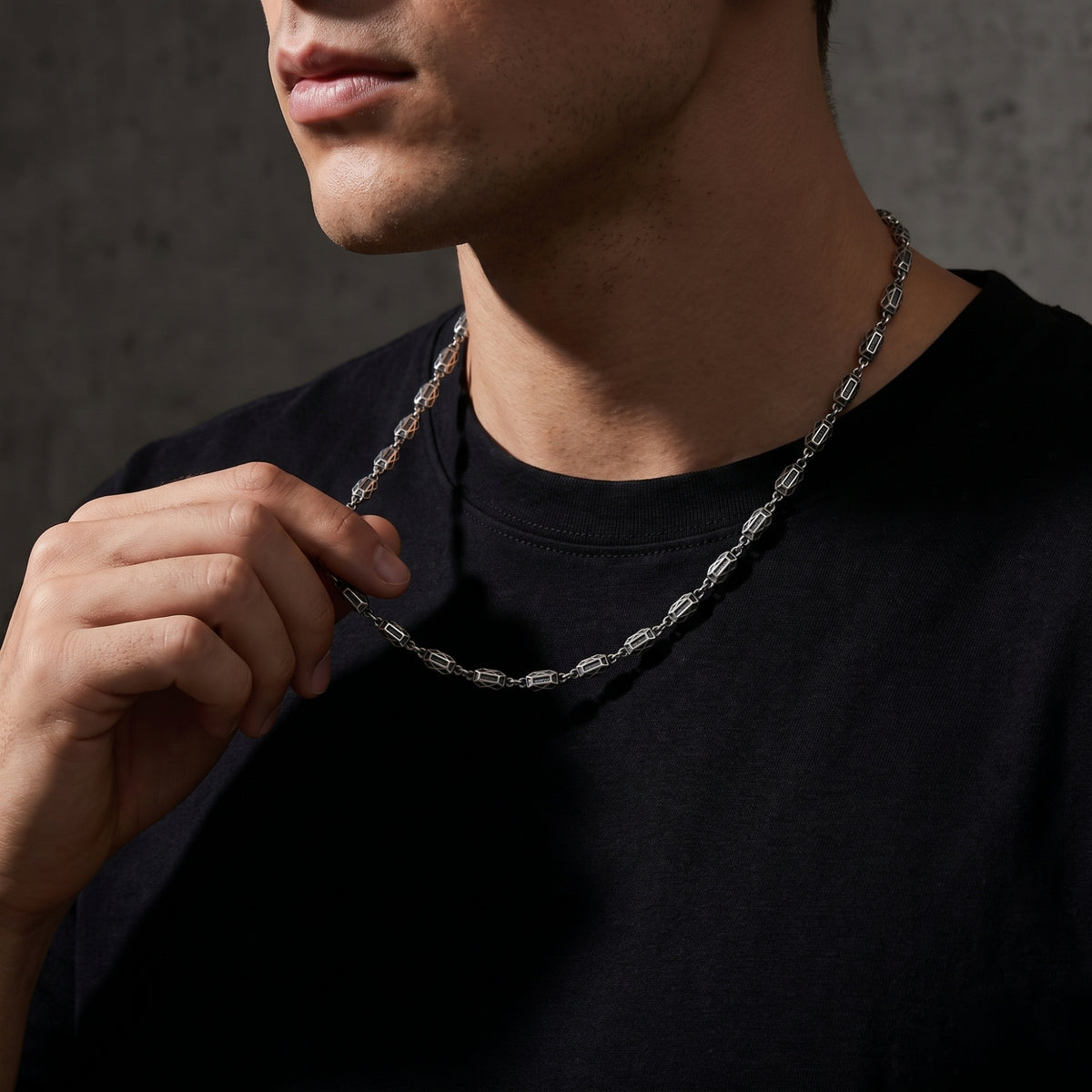 Le collier à maillons géométriques