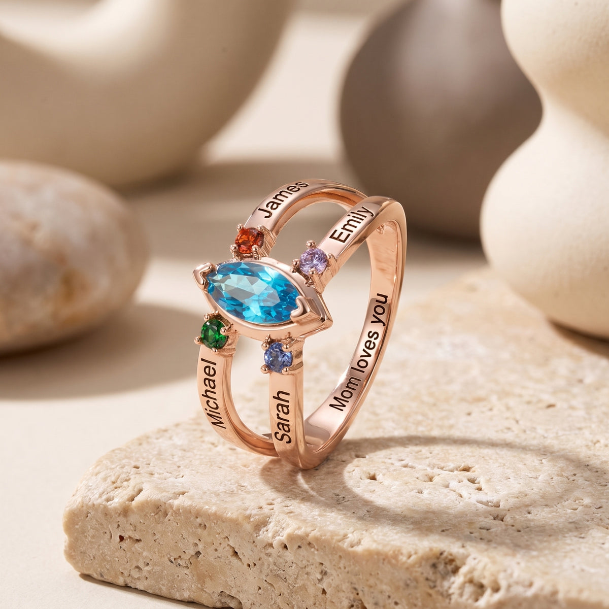 La bague marquise à anneaux multiples