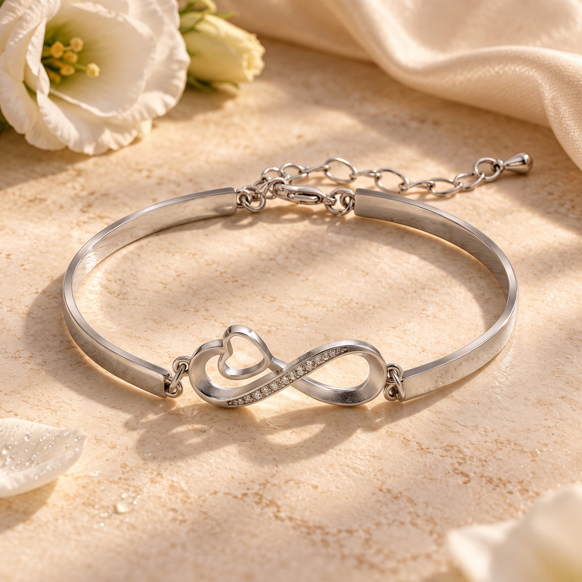 Le bracelet jonc Cœur Infini