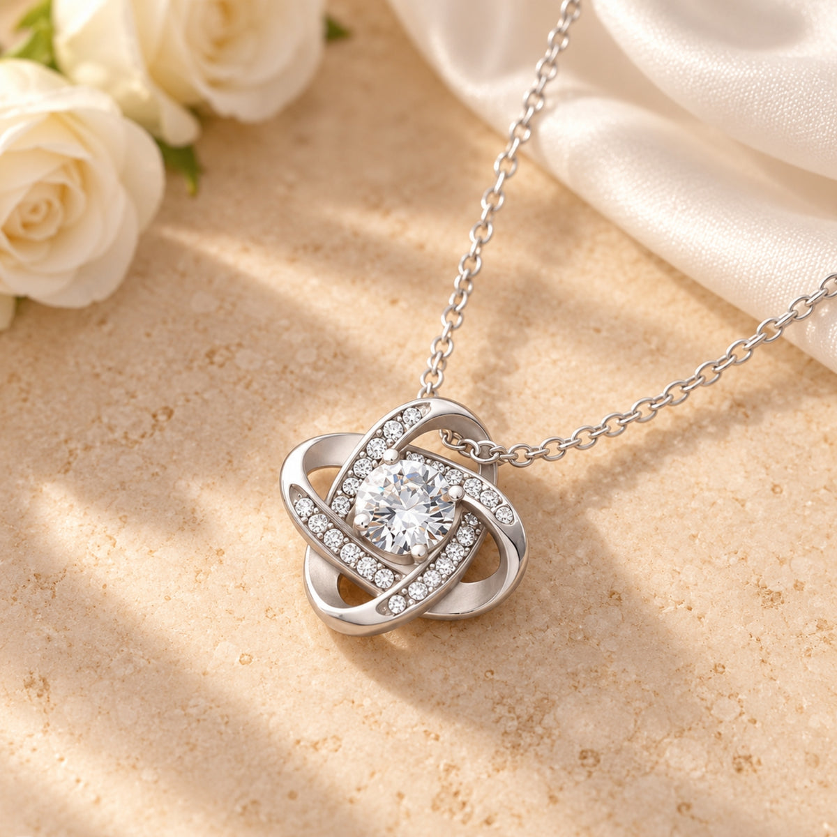 Le collier nœud d’amour