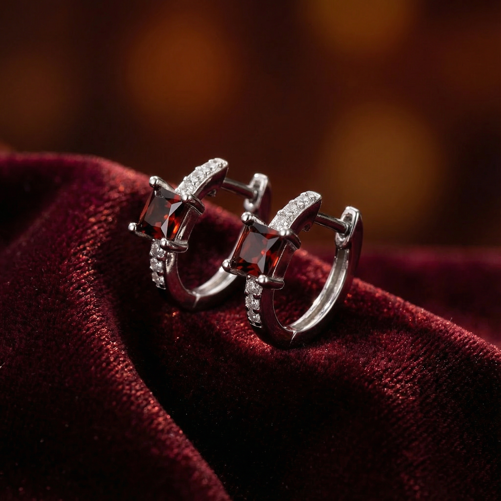 The Calandra Square - S925 Sterling Silver