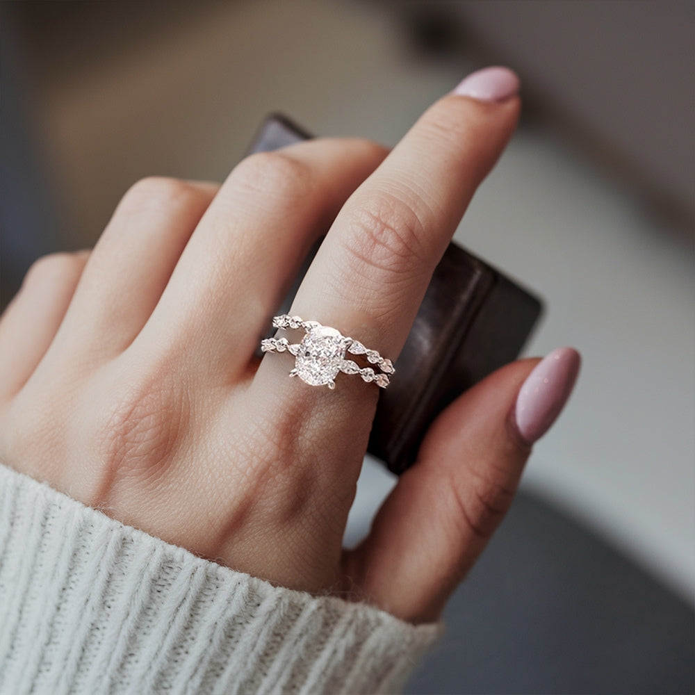Oval Cut 2Pcs Moissanite Ring Set