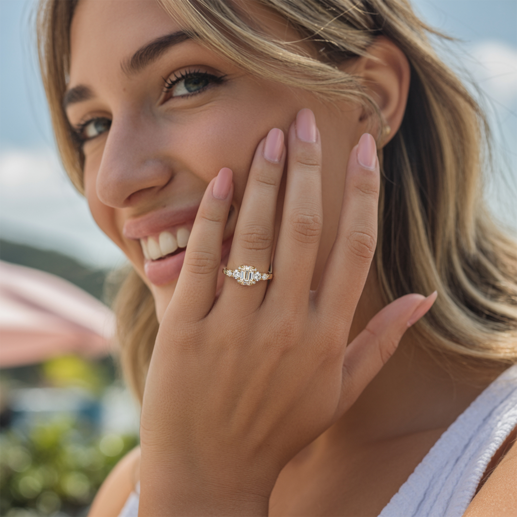The Bella Jewel 1CT Emerald Cut Moissanite Ring