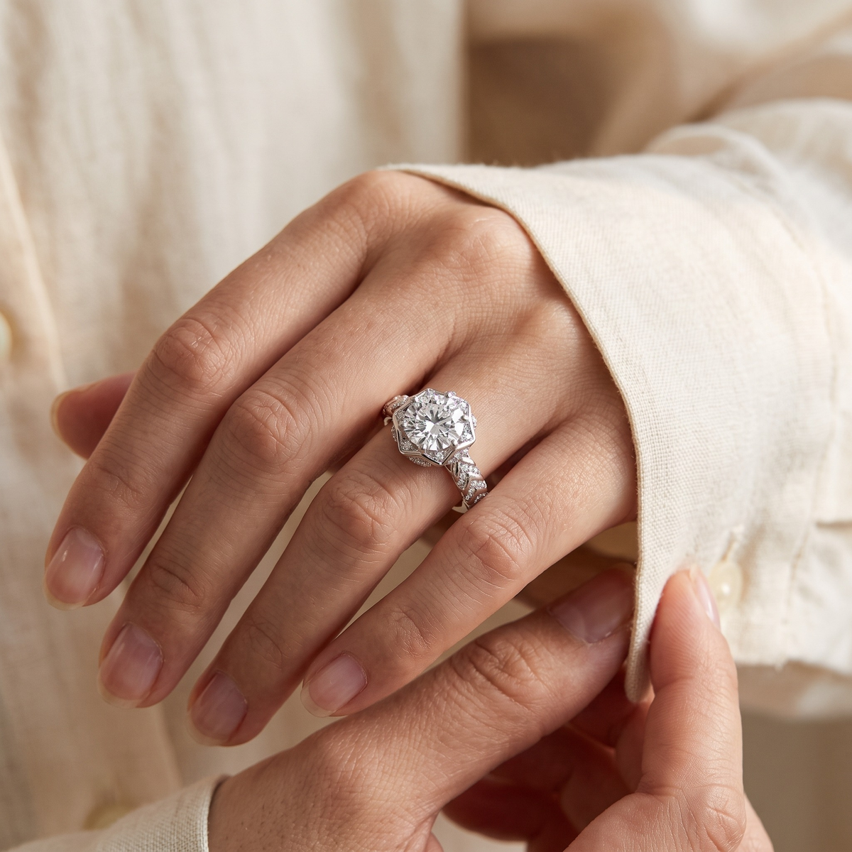 2CT Round Cut Halo Moissanite Ring — Silver model detail - no face