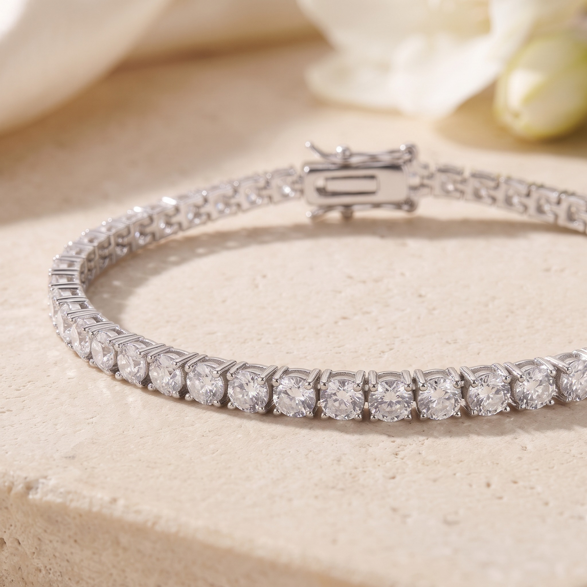 The Georgina — Silver 45-degree macro closeup