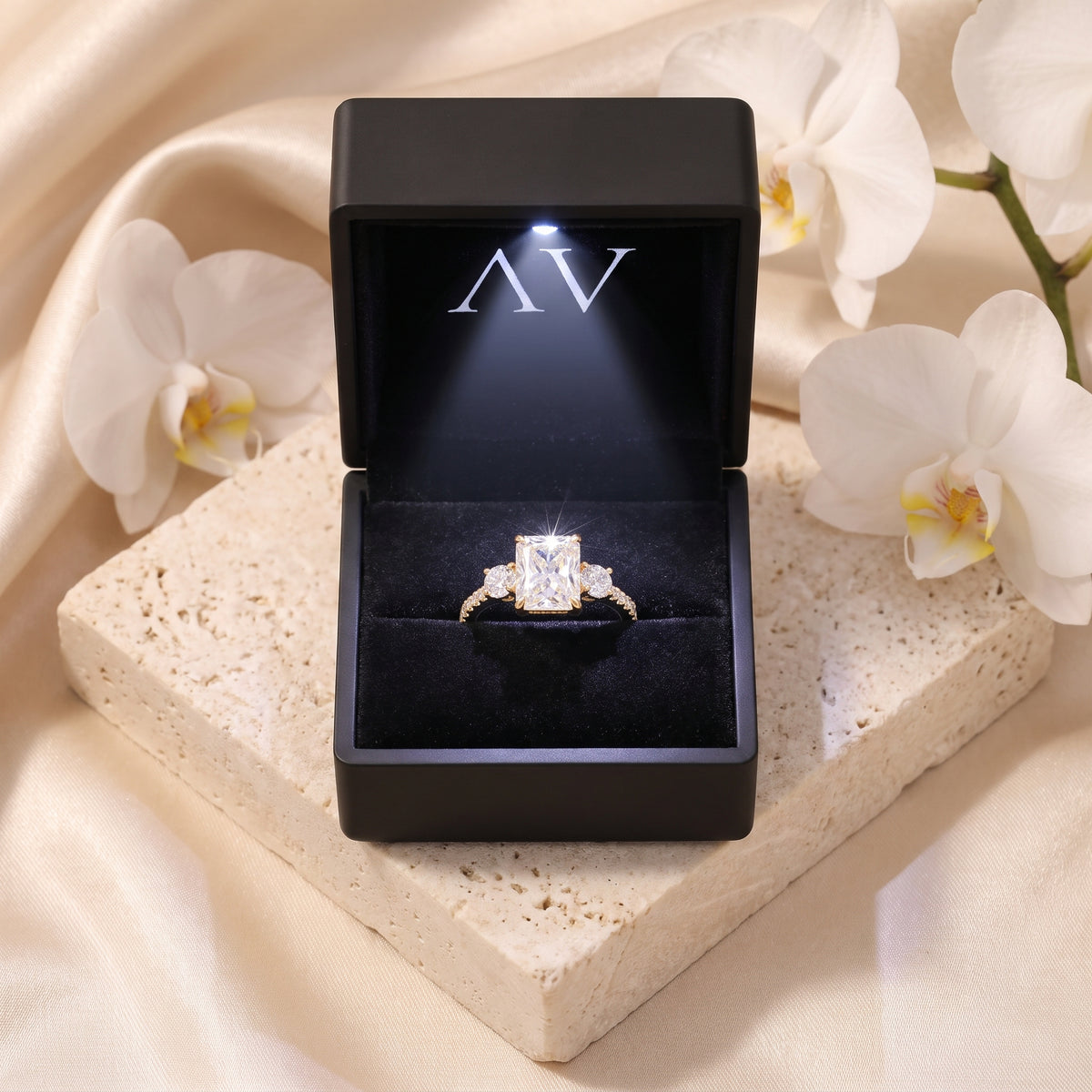 AI0009-RAD-2CT-PAVE-3STN - Premium LED Gift Box Presentation