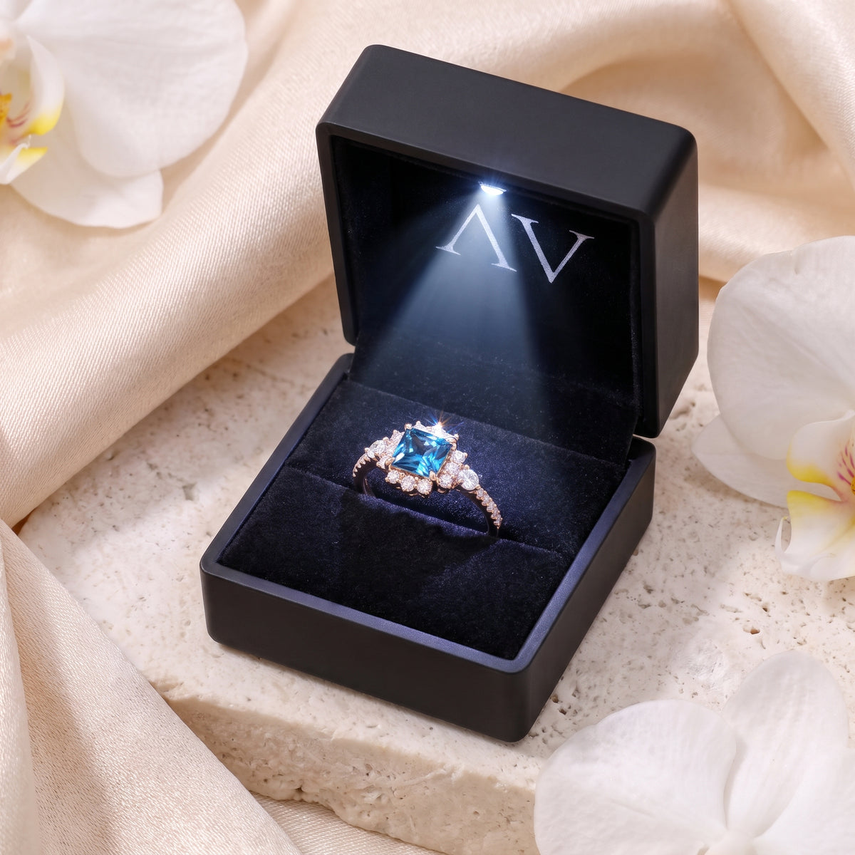 AI0010-PRI-0.5CT-PAVE-SOLIT - Premium LED Gift Box Presentation