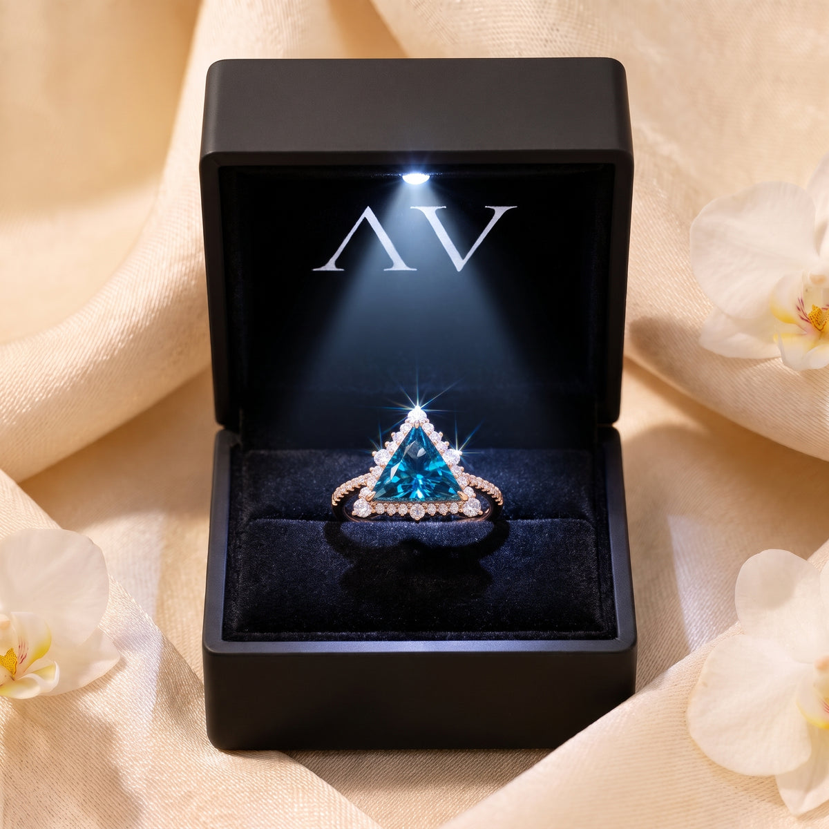 AI0010-TRG-1.5CT-PAVE-SOLIT - Premium LED Gift Box Presentation