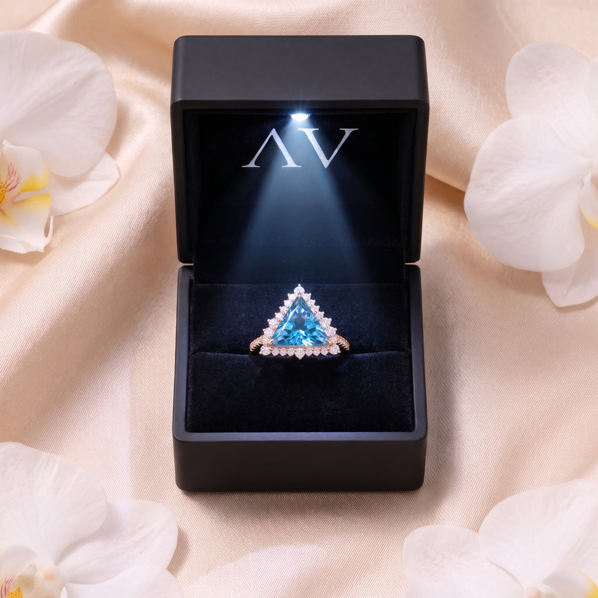 AI0010-TRG-2CT-PAVE-SOLIT - Premium LED Gift Box Presentation