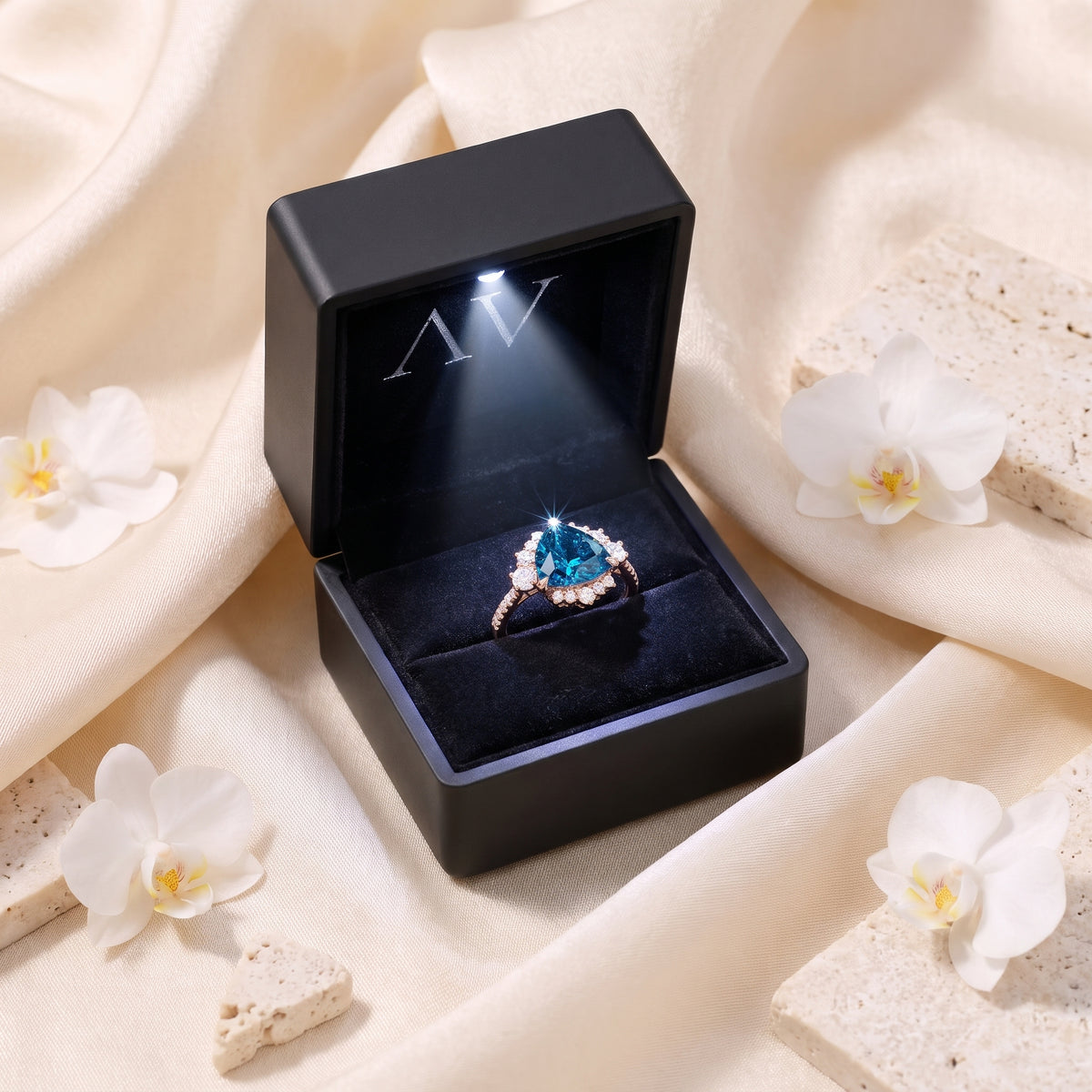 AI0010-TRI-1.5CT-PAVE-SOLIT - Premium LED Gift Box Presentation
