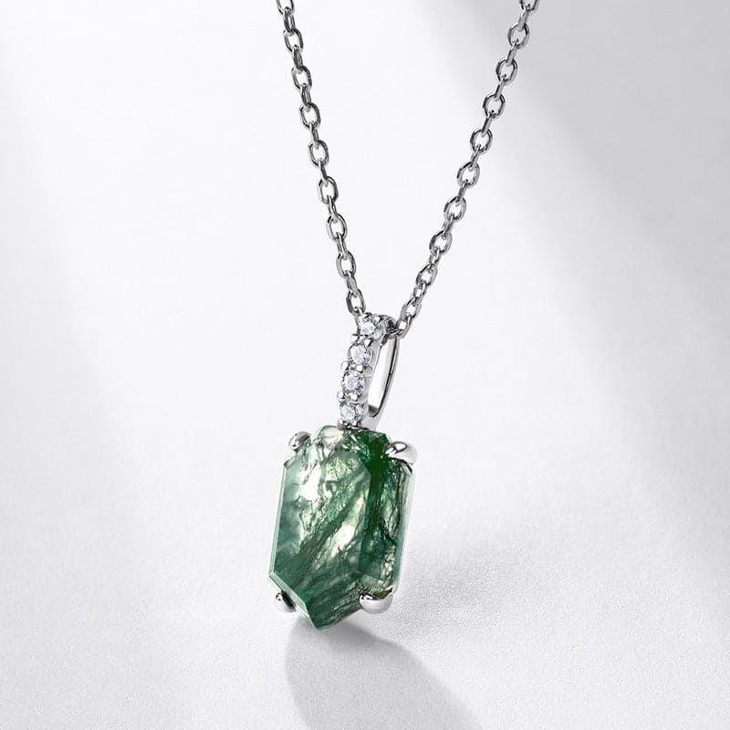 Collar con colgante de columna de ágata musgosa natural tallada en forma de ataúd - Plata de ley S925