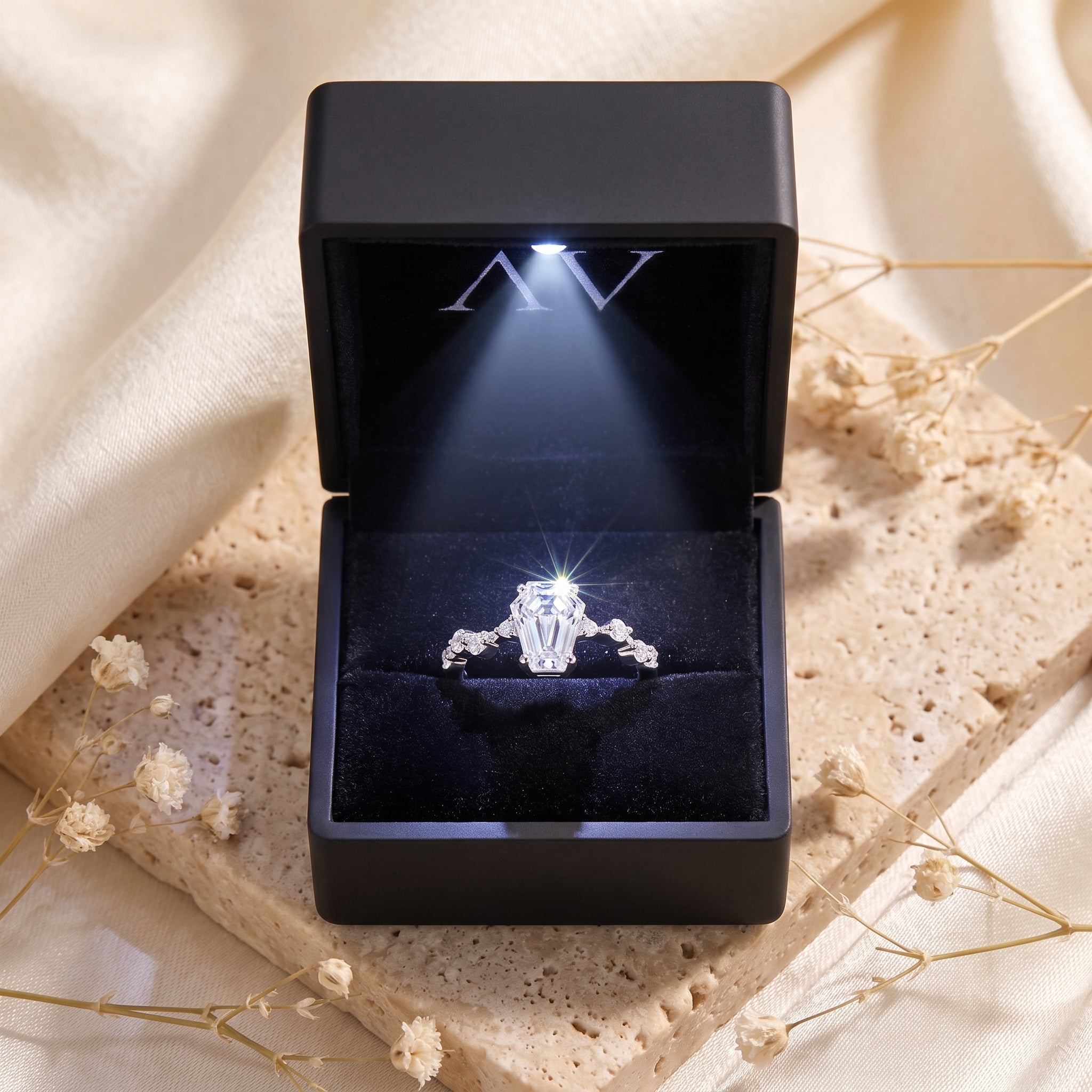 YLQ4586-rings - Premium LED Gift Box Presentation