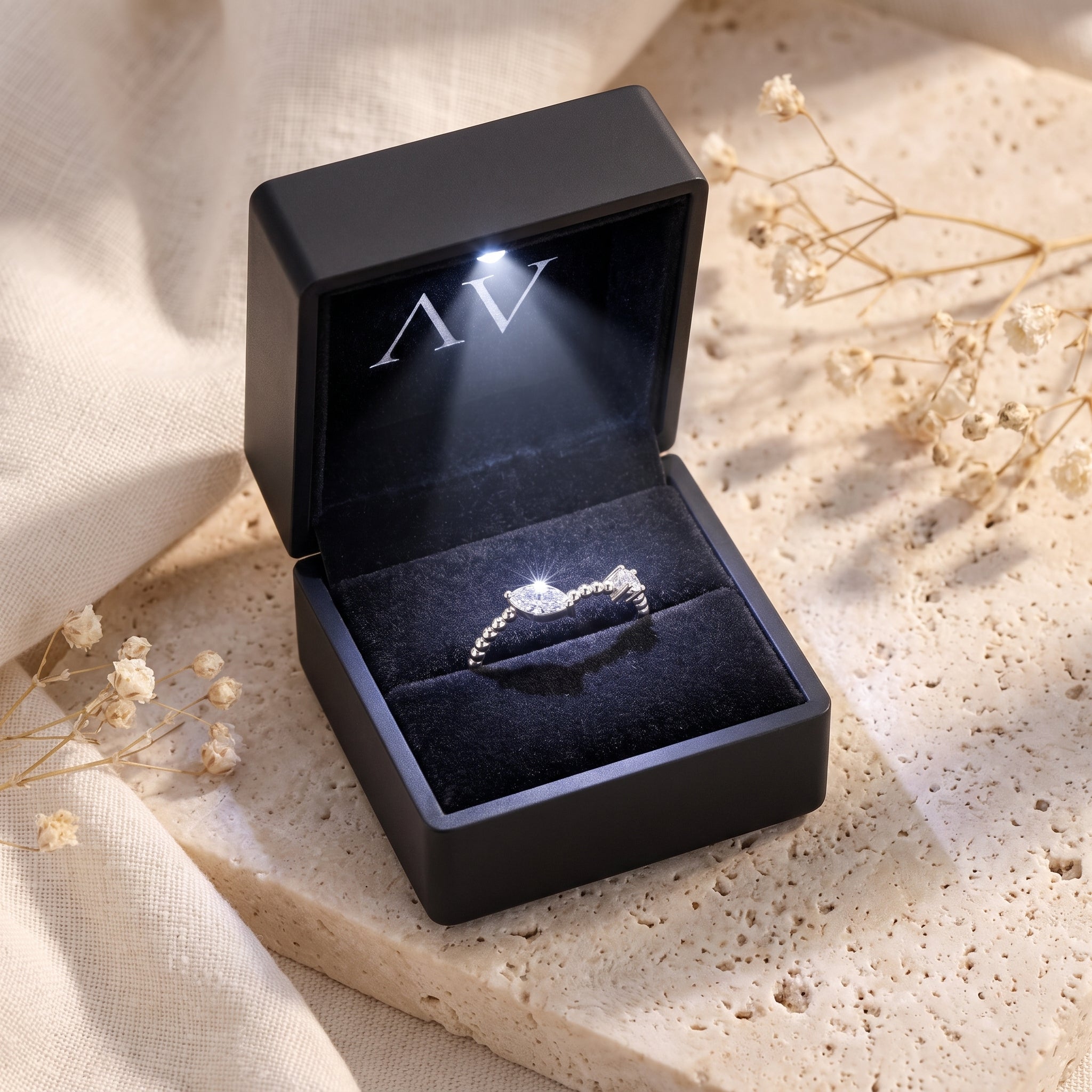 YLQ4723-rings - Premium LED Gift Box Presentation