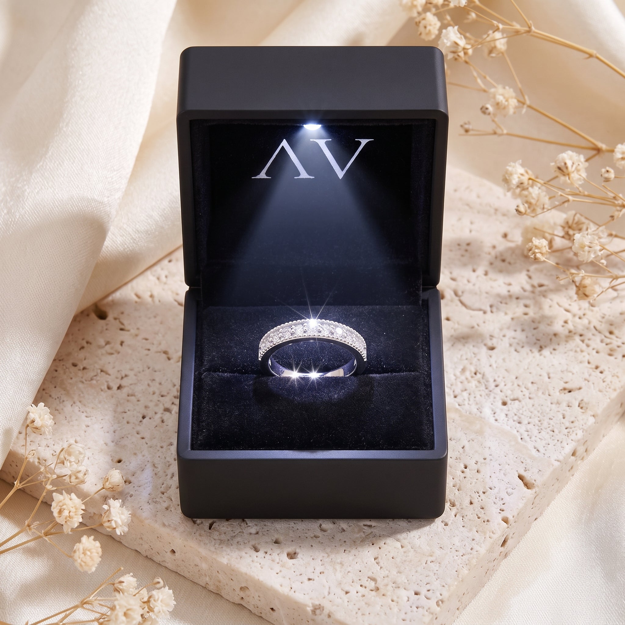YLQ4807-rings - Premium LED Gift Box Presentation