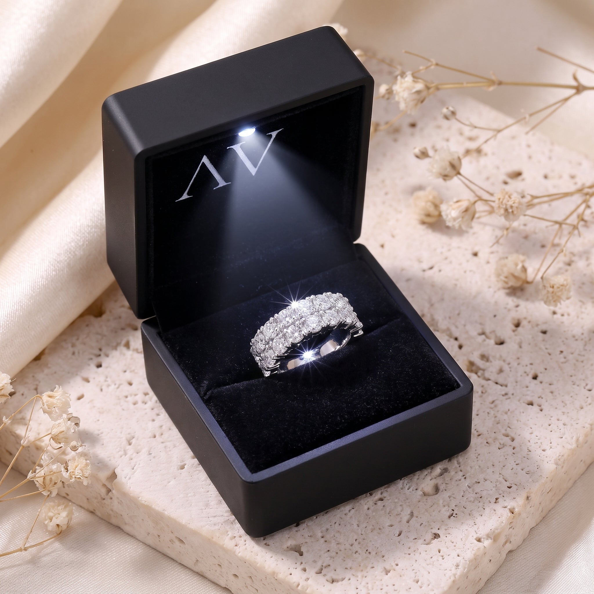 YLQ4814-rings - Premium LED Gift Box Presentation