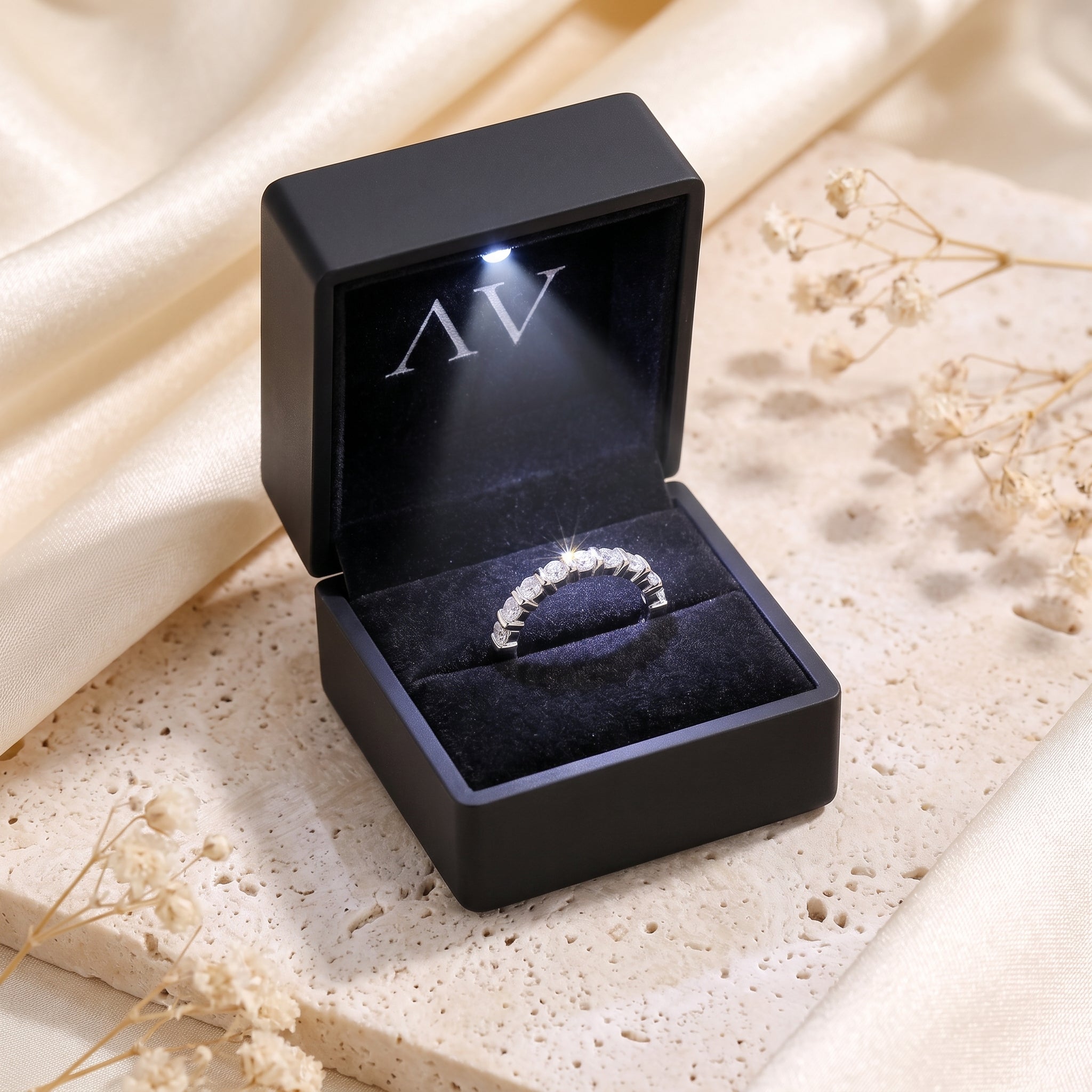 YLQ4815-rings - Premium LED Gift Box Presentation