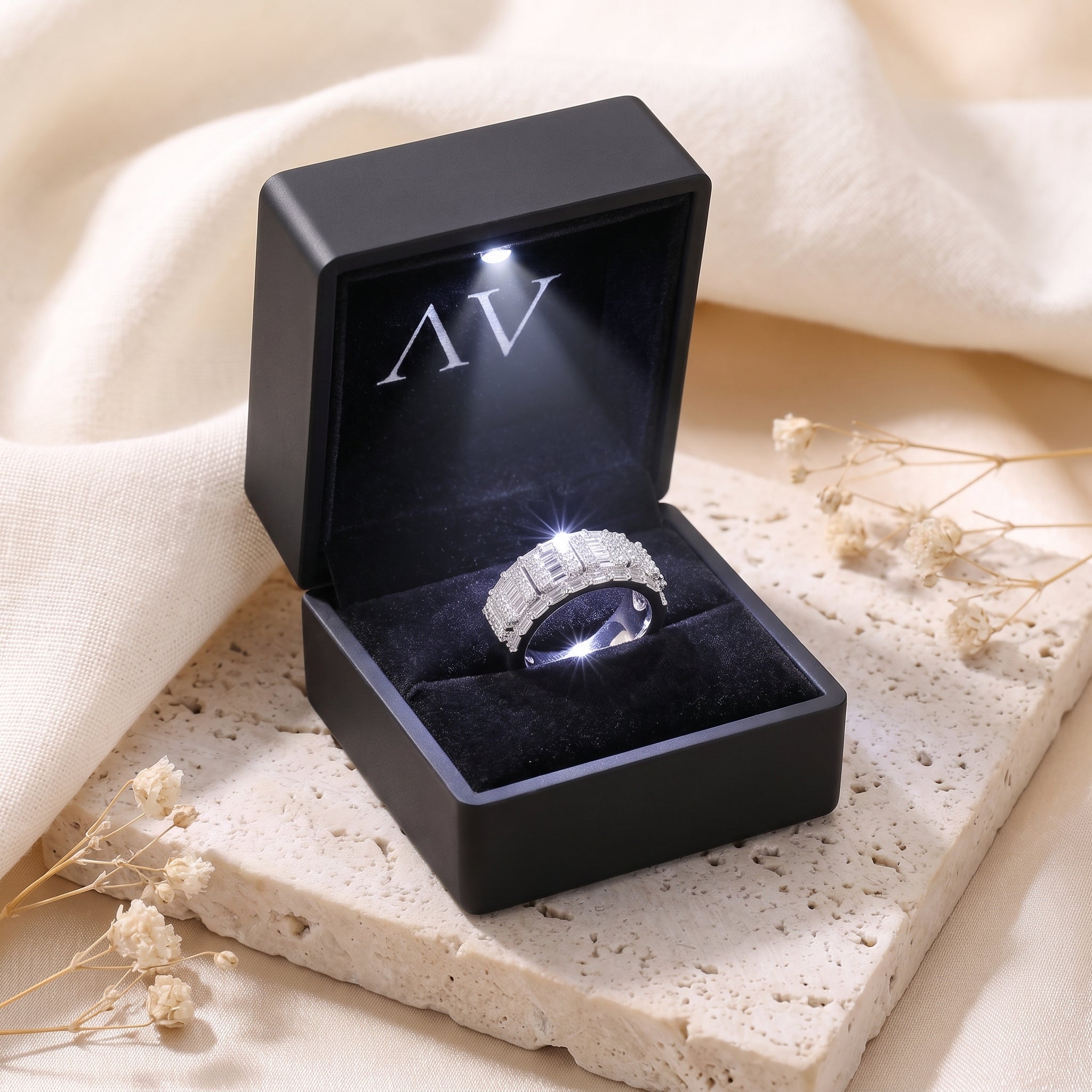 YLQ4825-rings - Premium LED Gift Box Presentation