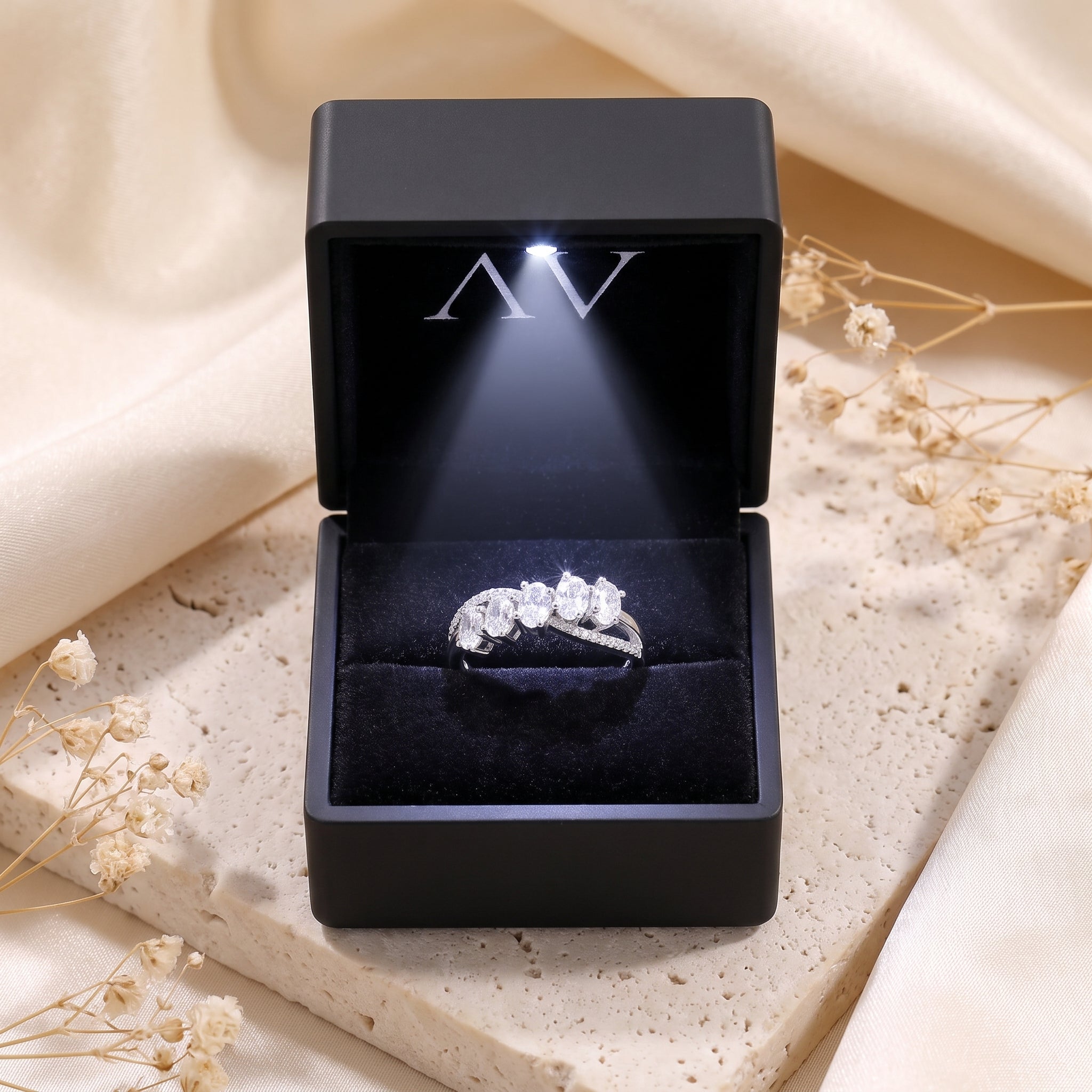 YLQ4848-rings - Premium LED Gift Box Presentation