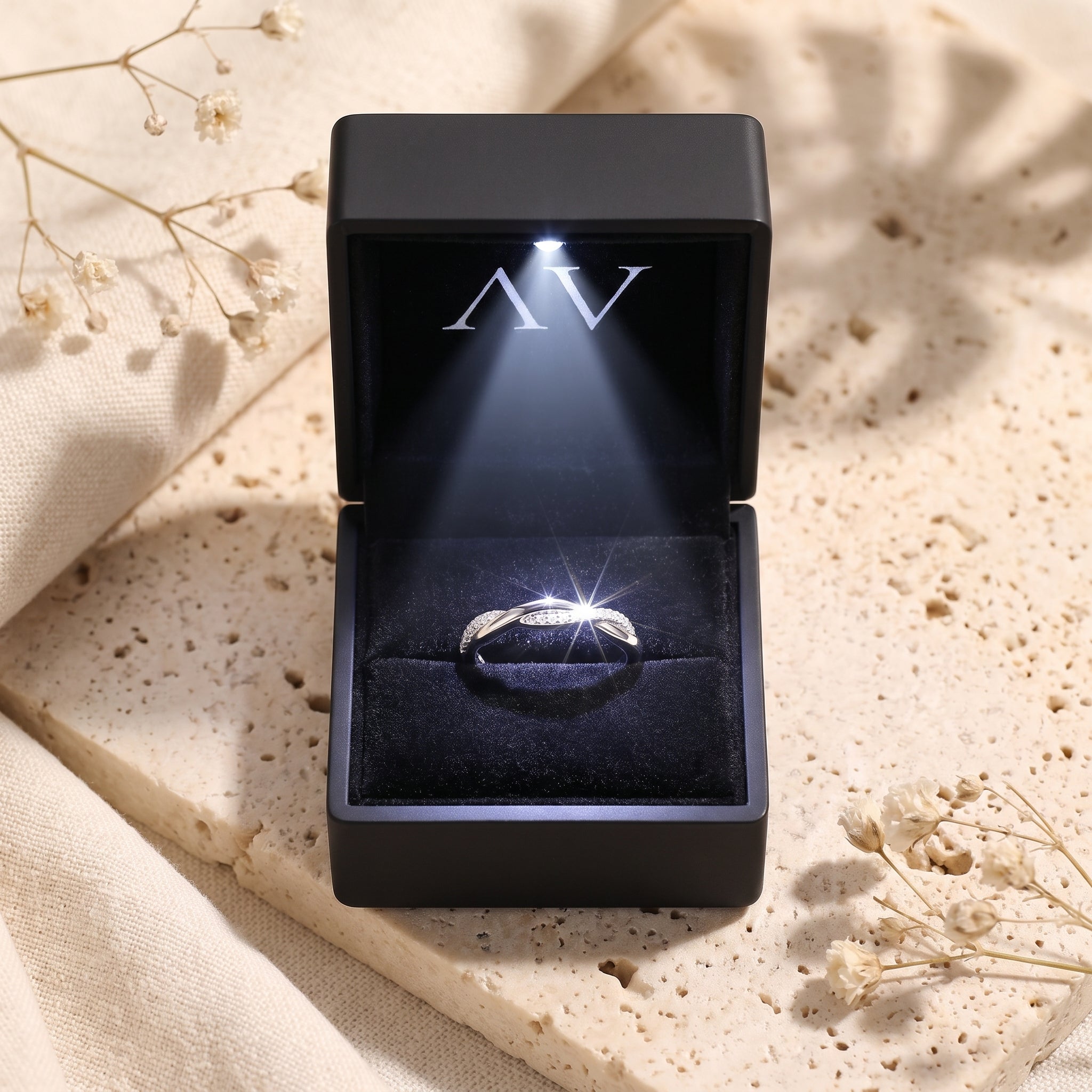 YLQ4866-rings - Premium LED Gift Box Presentation