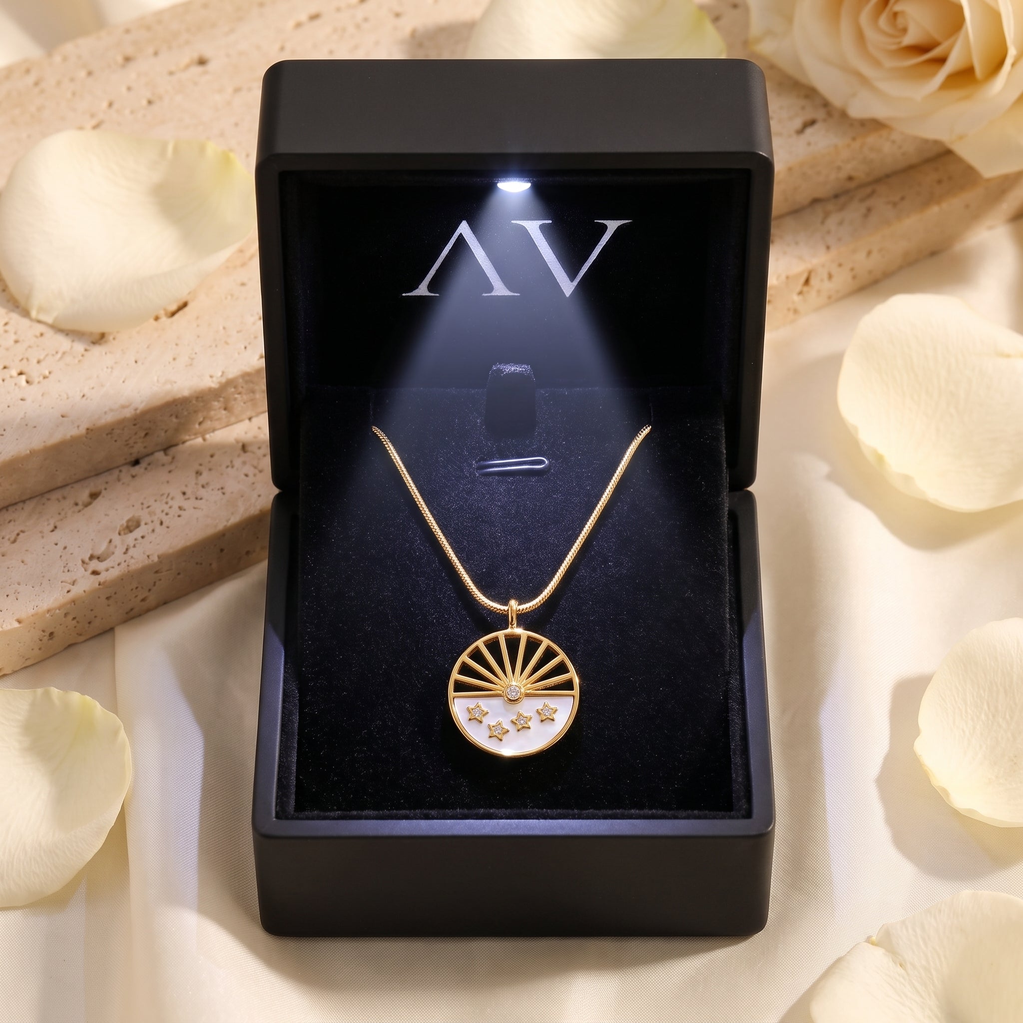 YLQ49004-NECKLACE - Premium LED Gift Box Presentation