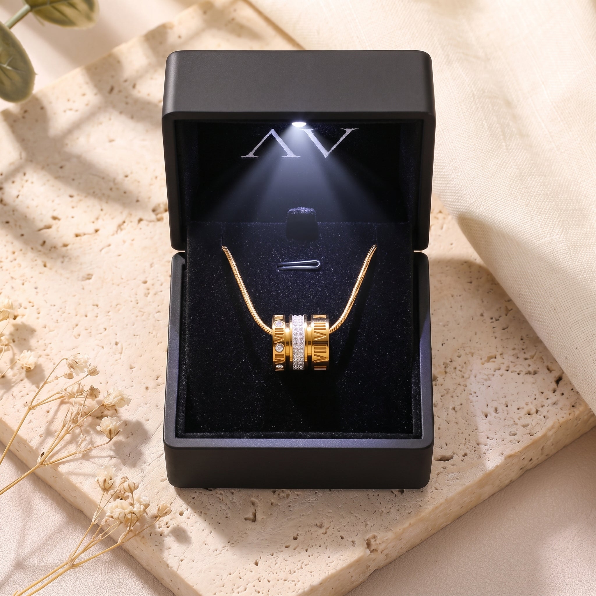 YLQ49020-NECKLACE - Premium LED Gift Box Presentation