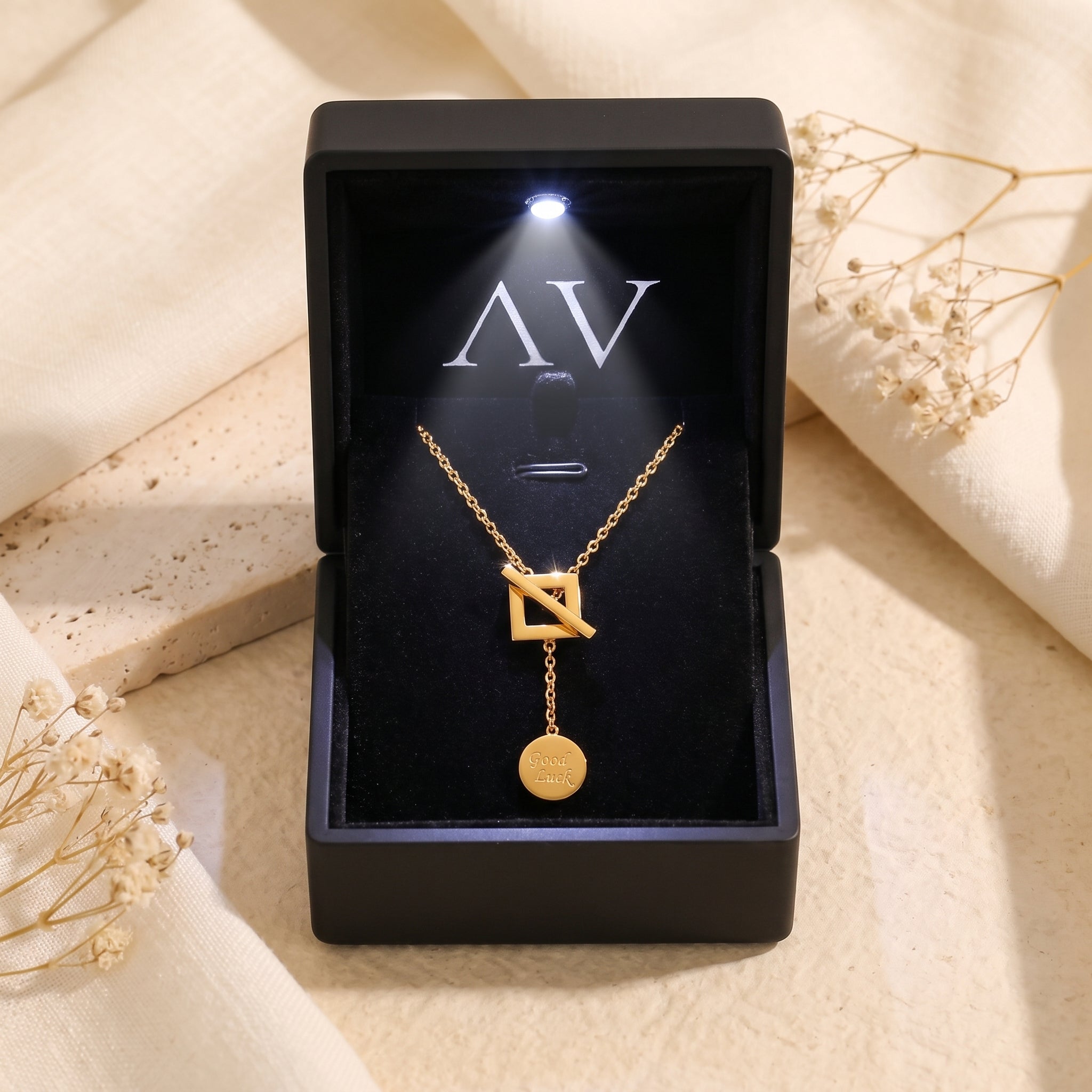 YLQ49081-NECKLACE - Premium LED Gift Box Presentation