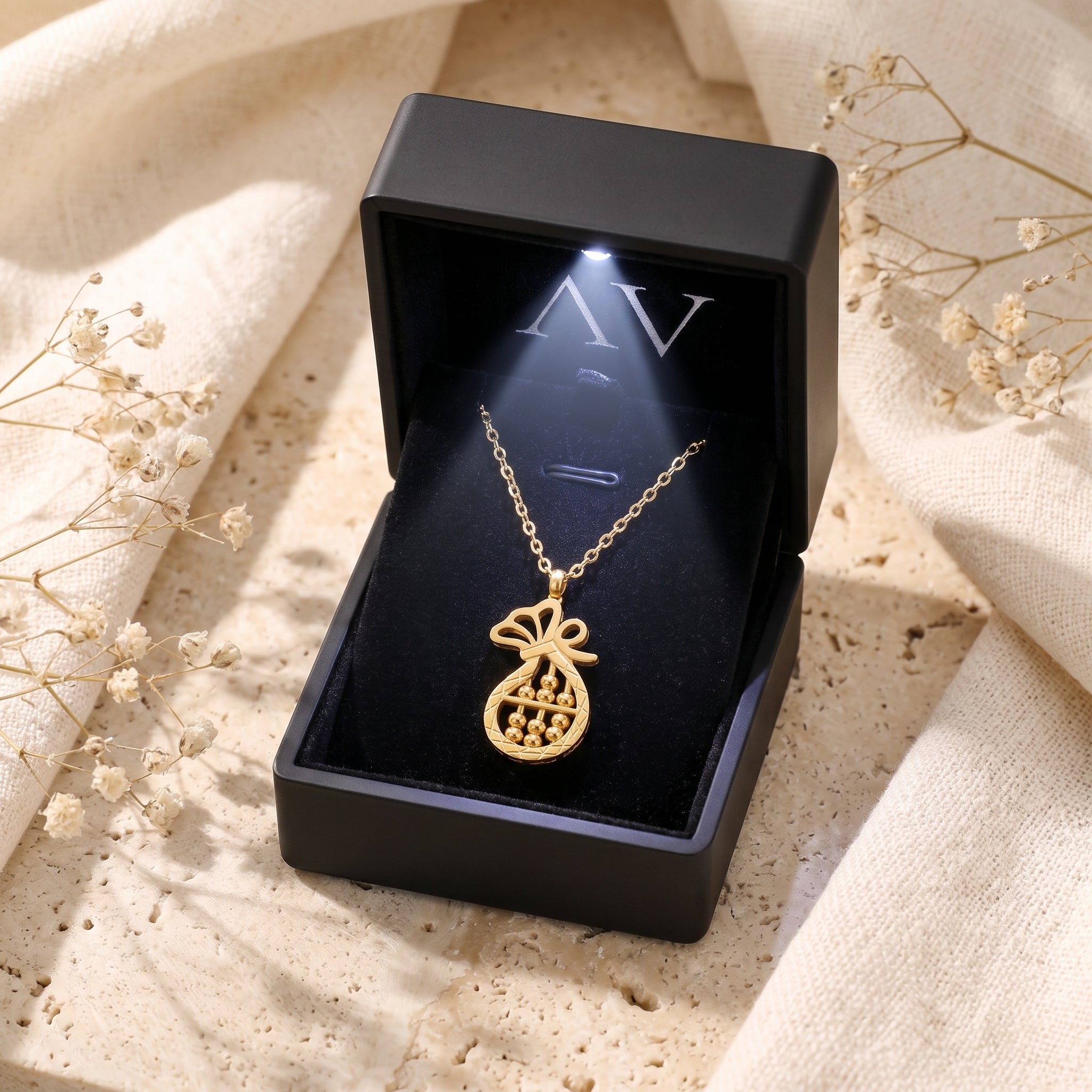 YLQ49085-NECKLACE - Premium LED Gift Box Presentation