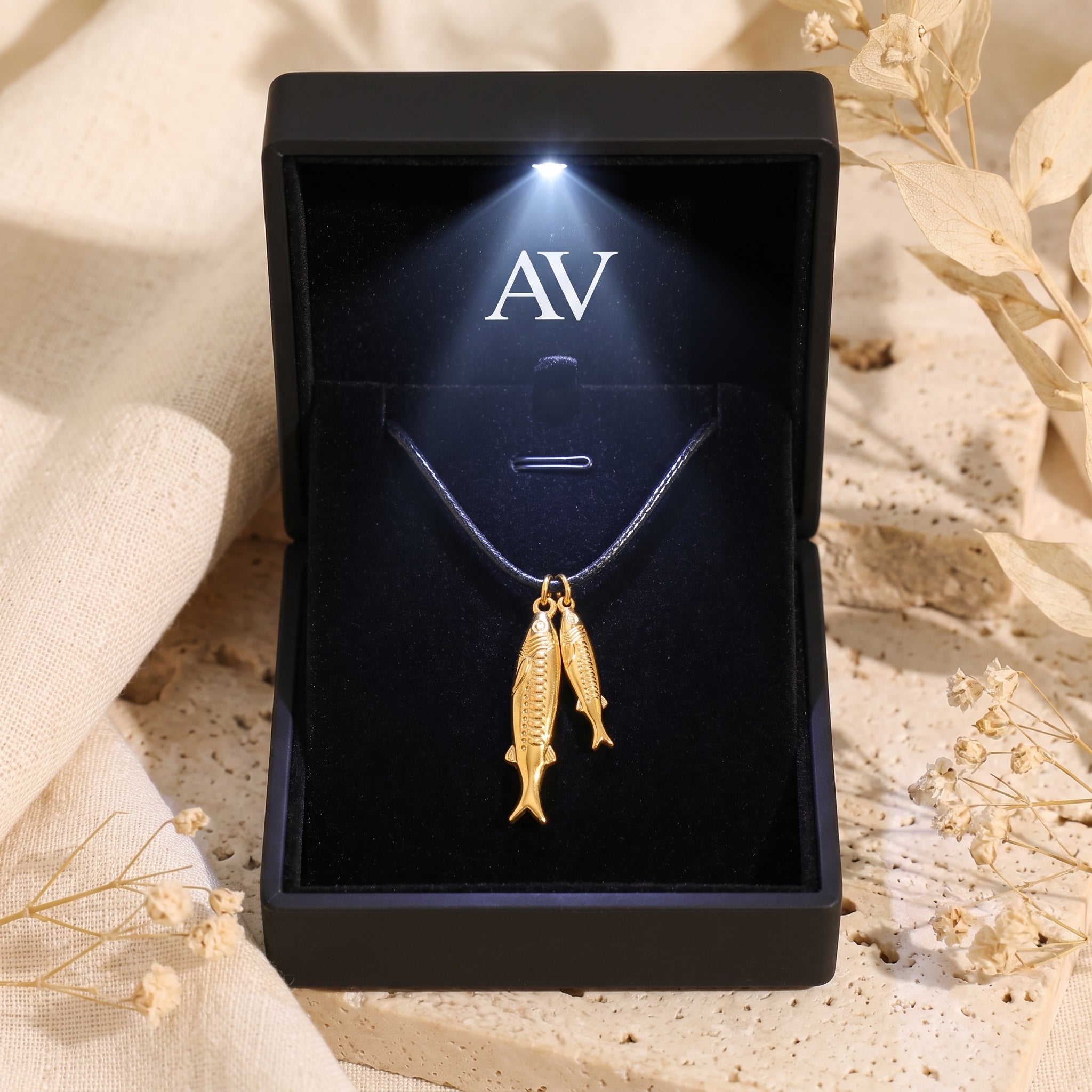 YLQ49095-NECKLACE - Premium LED Gift Box Presentation