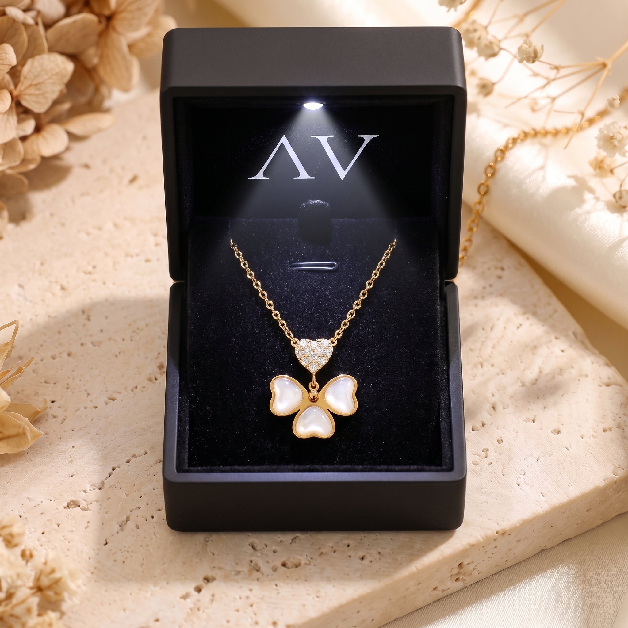 YLQ49106-NECKLACE - Premium LED Gift Box Presentation