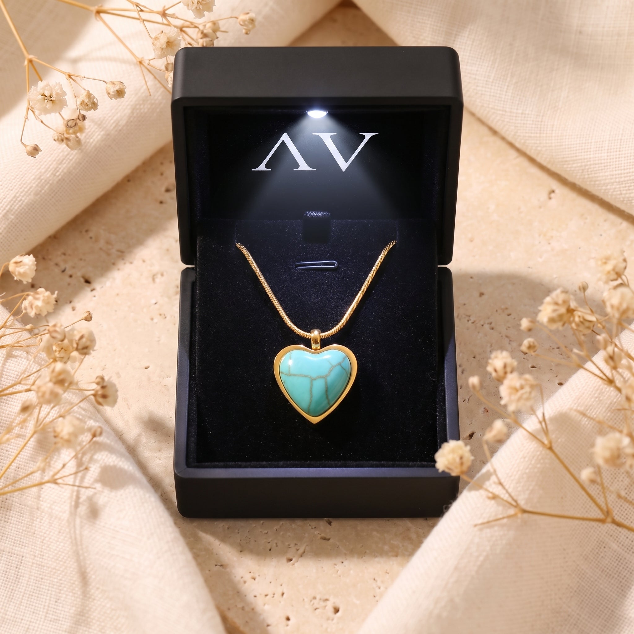 YLQ49151-NECKLACE - Premium LED Gift Box Presentation